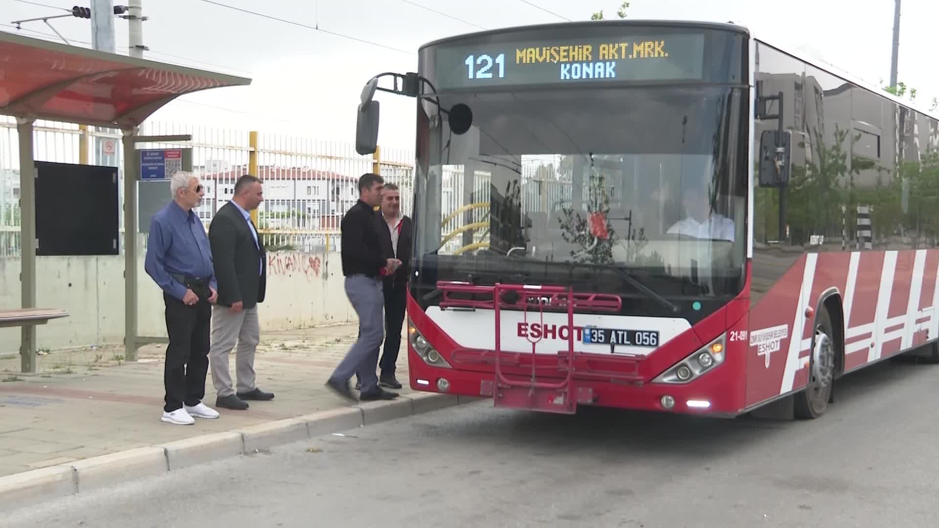 VATANDAŞLARDAN İZMİR BÜYÜKŞEHİR BELEDİYE BAŞKANI TUGAY’A“OTOBÜS HATTI” TEŞEKKÜRÜ