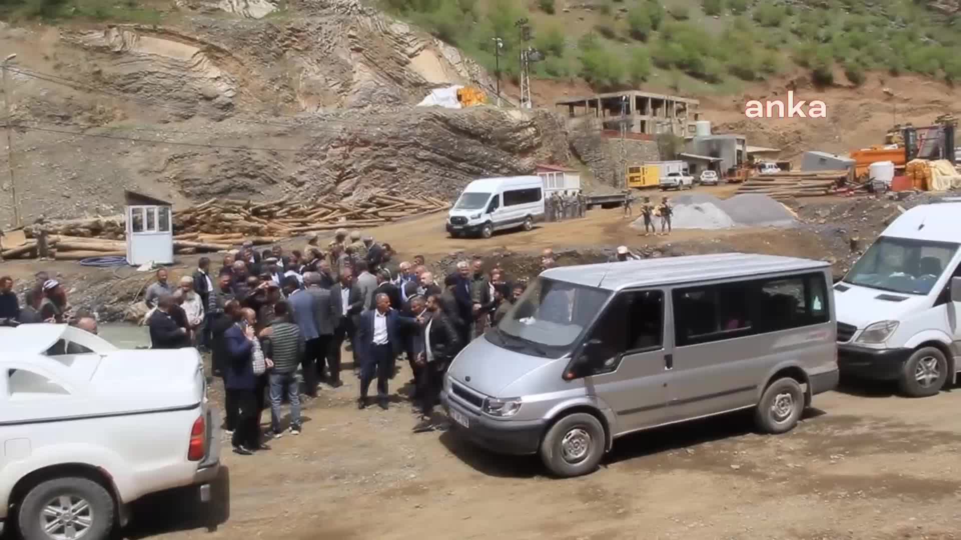 HAKKARİ’DE KÖYLÜLER MADENLERE KARŞI NÖBET BAŞLATTI