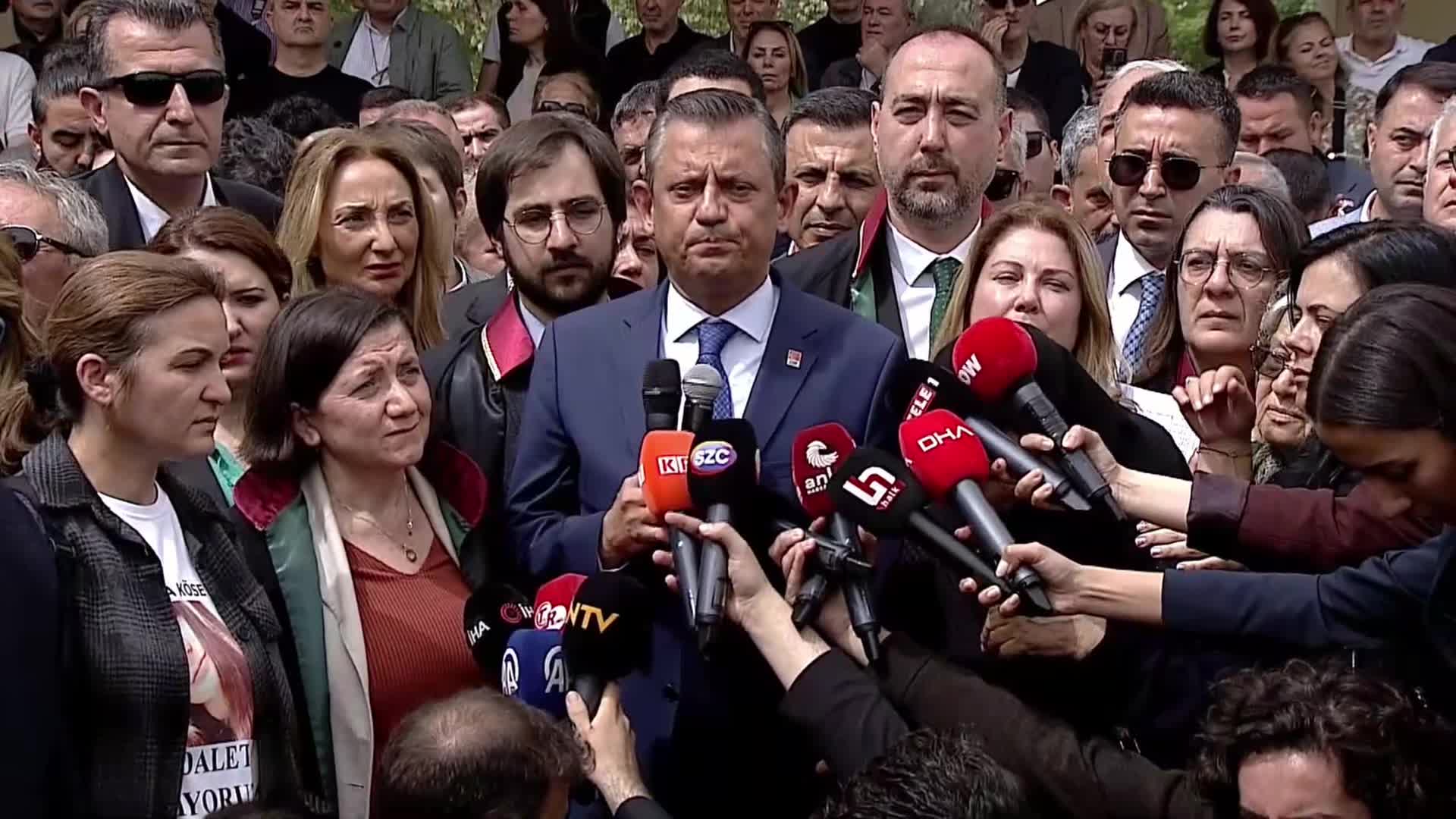 ÇORLU TREN KAZASI DAVASI... ÖZGÜR ÖZEL: “BU BAŞARI, DAYANIŞMA GÖSTERENLERİNDİR. BUNDAN SONRA HEP BERABER OLACAĞIZ”