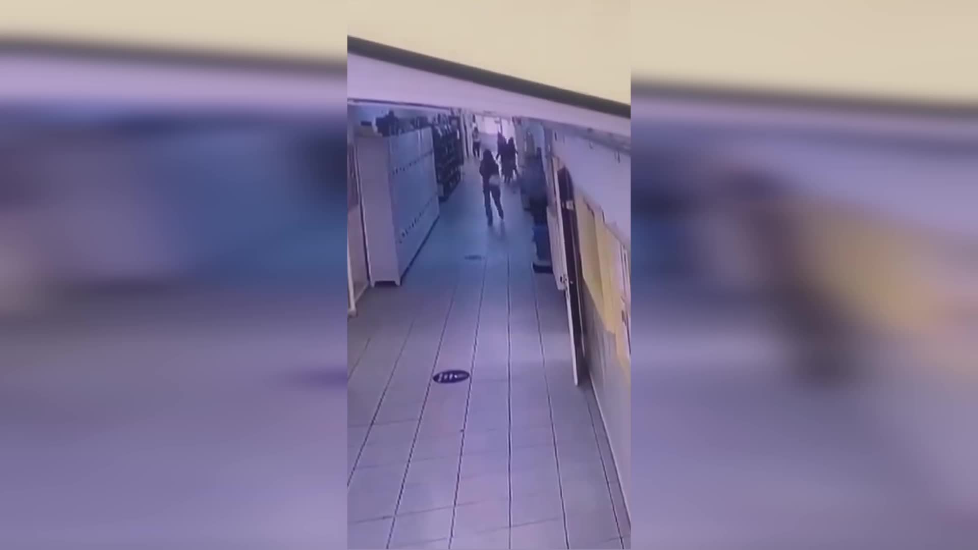 İSTANBUL SARIYER'DEKİ BİR ORTAOKULDA ÖĞRETMENİ DARP EDEN VELİ GÖZALTINA ALINDI