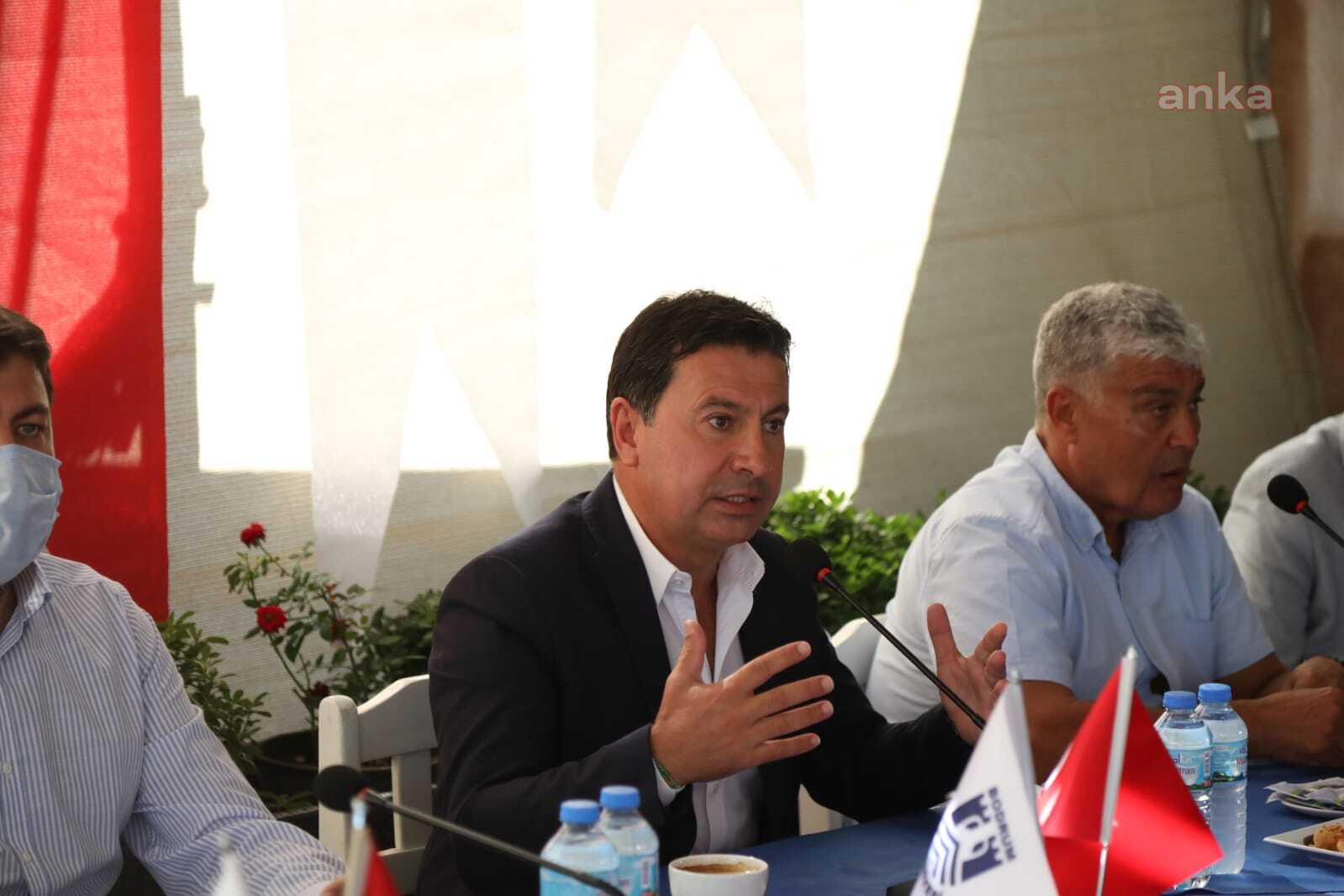 BODRUM BELEDİYE BAŞKANI ARAS, DENİZCİLERLE BİR ARAYA GELDİ