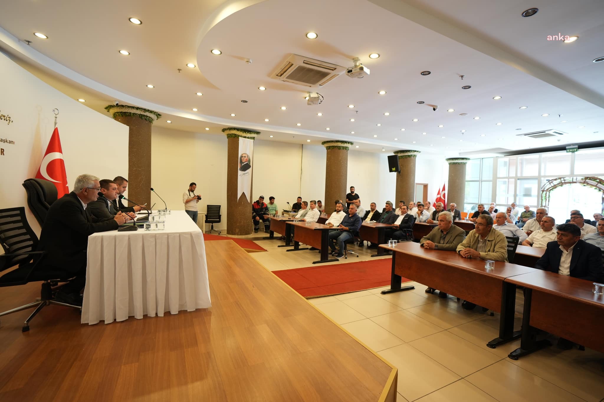 TORBALI BELEDİYE BAŞKANI ÖVÜNÇ DEMİR MUHTARLARLA BİR ARAYA GELDİ