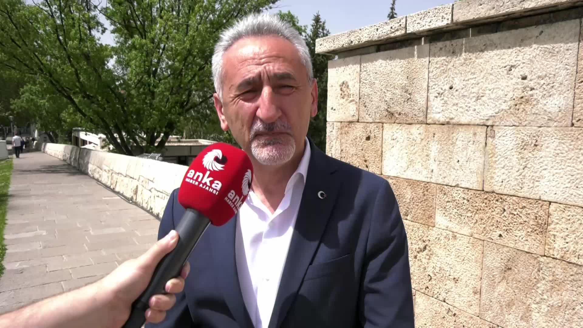 CHP’Lİ ADIGÜZEL: “ALİ ERBAŞ’IN DERHAL GÖREVİNDEN BİRAZ ONURU VARSA İSTİFA ETMESİ LAZIM”