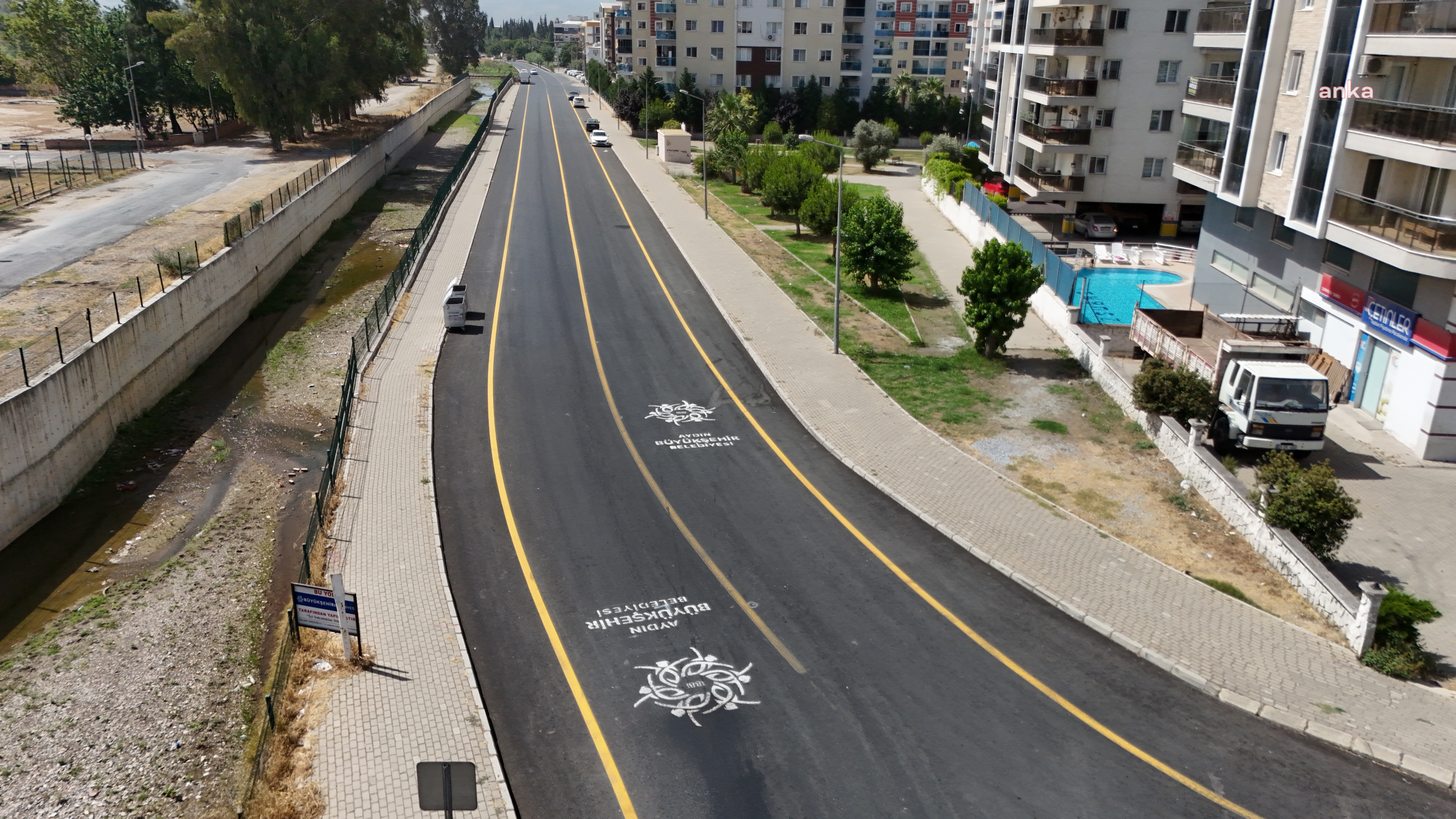 Aydın Büyükşehir Belediyesi, yol çalışmalarını sürdürüyor