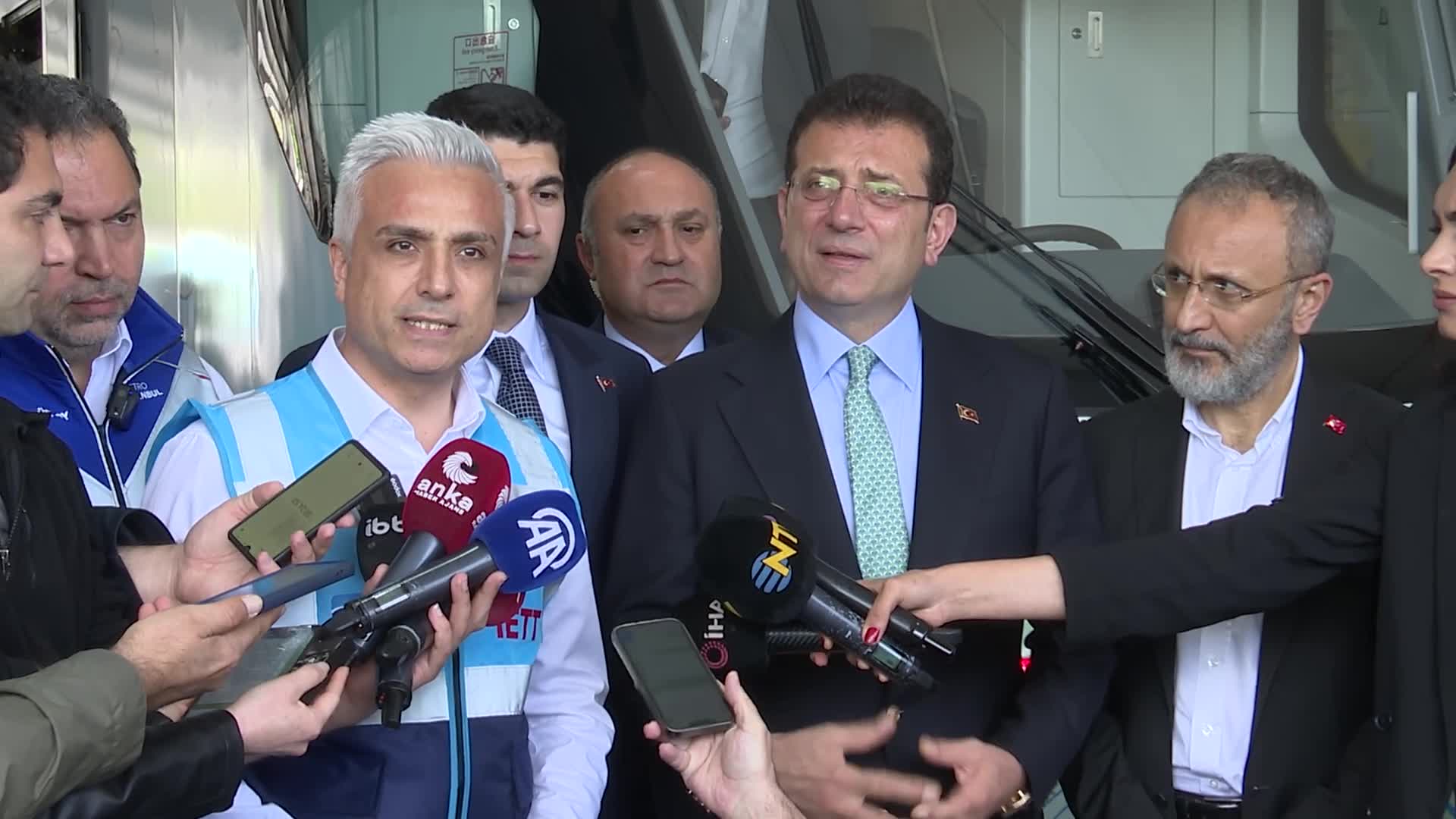 İMAMOĞLU: “VERECEĞİMİZ HER KURUŞ, LİRA, MİLLETİMİZİN PARASI. ONUN İÇİN EN DOĞRU ŞEKLİYLE YATIRIM YAPMA GAYRETİ İÇERİSİNDEYİZ”