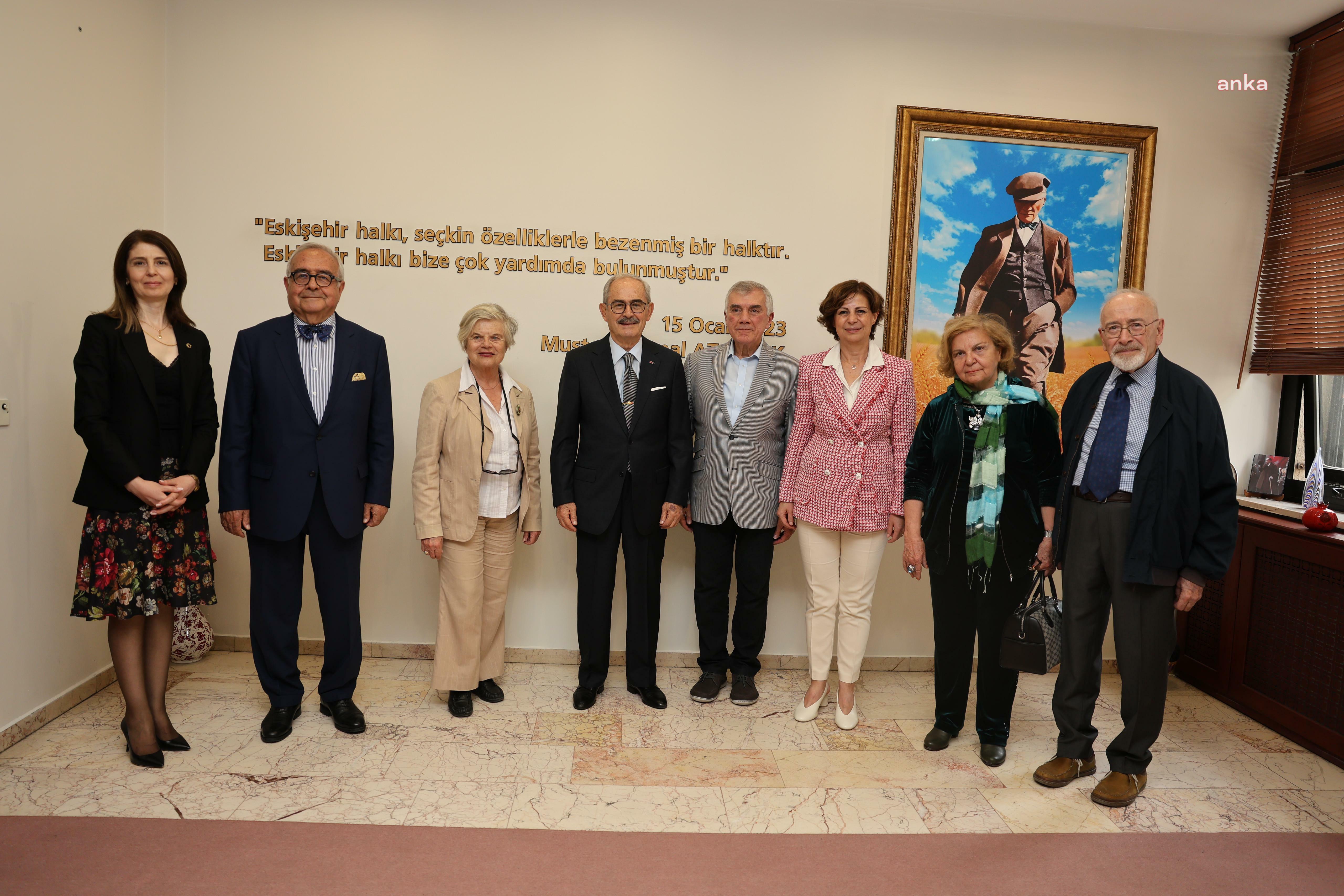EMEKLİ BÜYÜKELÇİLERDEN ESKİŞEHİR BÜYÜKŞEHİR BELEDİYE BAŞKANI ÜNLÜCE'YE ZİYARET