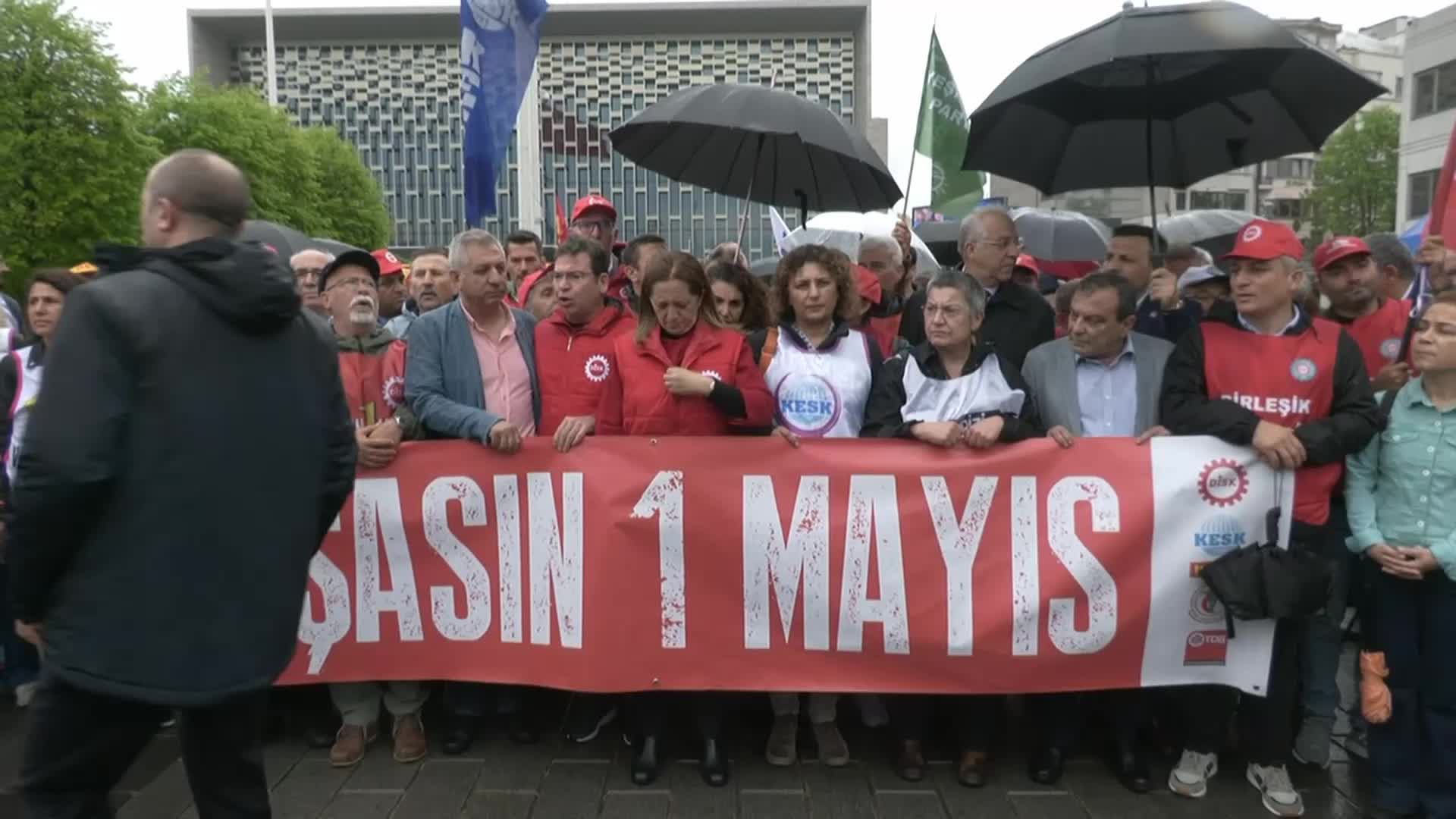 TAKSİM’DE “KANLI 1 MAYIS” ANMASI... ARZU ÇERKEZOĞLU: “HERKESİ BİR ELİNDE KARANFİL, DİĞERİNDE AYM KARARIYLA TAKSİM’E YÜRÜMEYE ÇAĞIRIYORUZ”