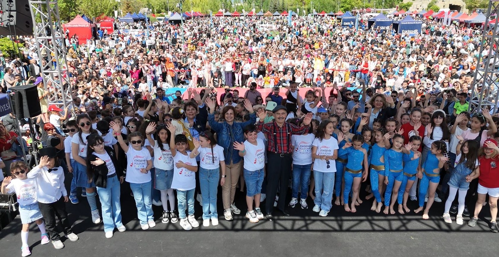 ESKİŞEHİR BÜYÜKŞEHİR BELEDİYESİ’NİN “9. ÇOCUK ŞENLİĞİ”NDE BÜYÜK COŞKU