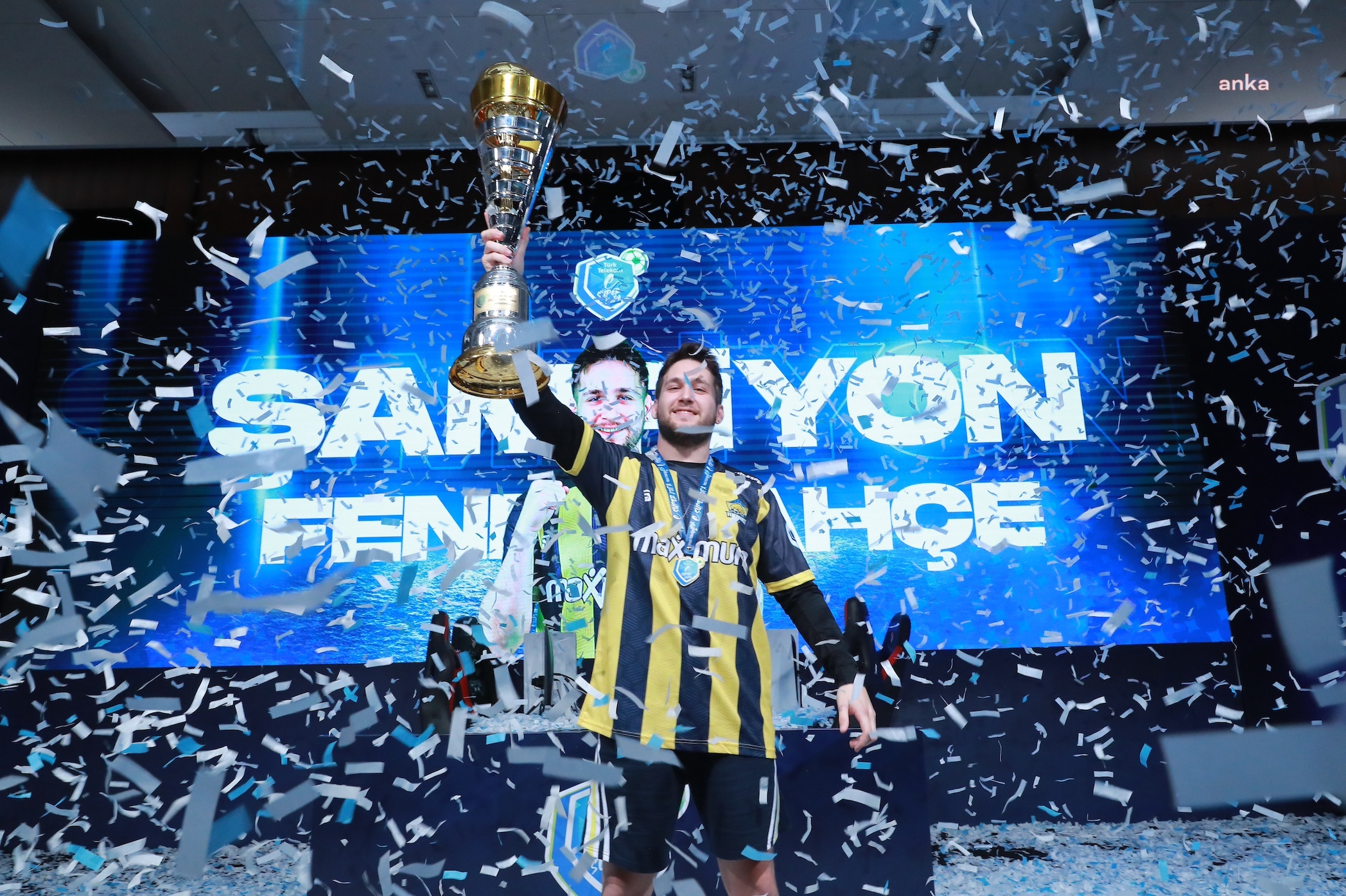 TÜRK TELEKOM ESÜPER KUPA’NIN SAHİBİ FENERBAHÇE OLDU