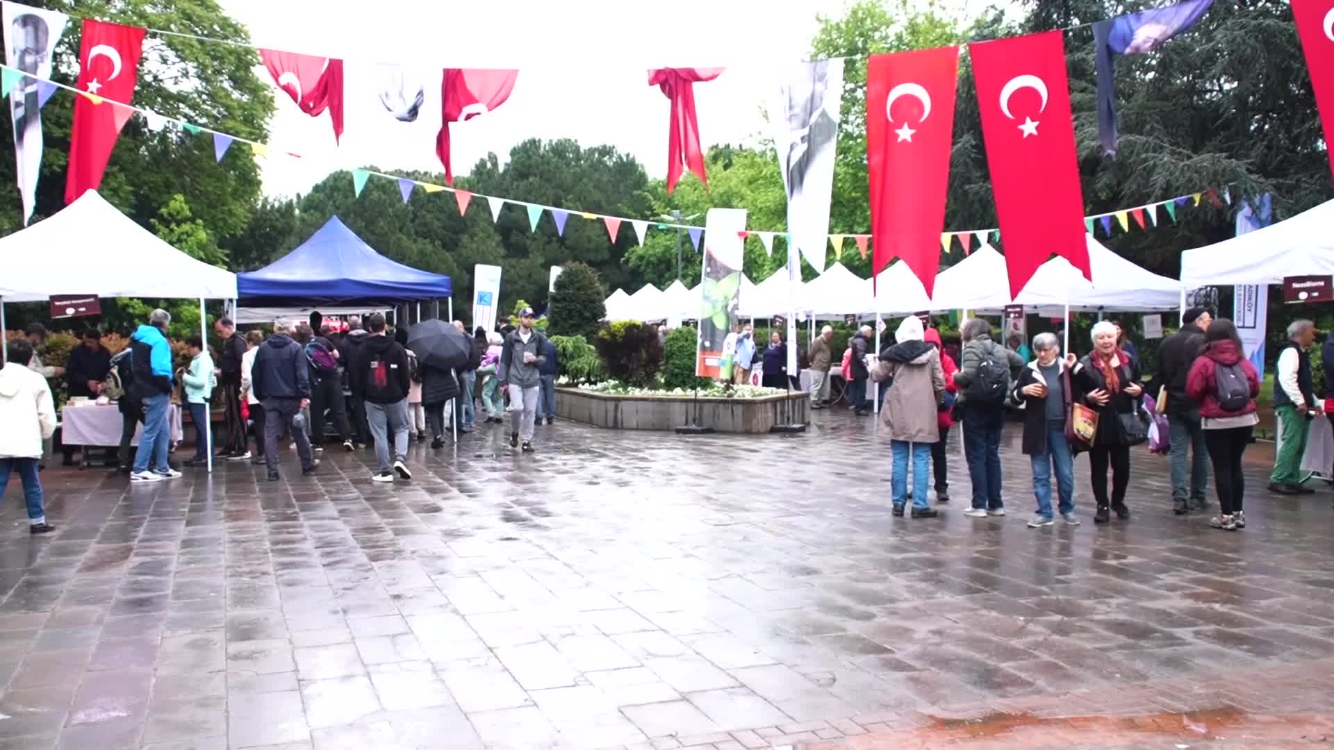 İSTANBULLULAR KADIKÖY’DE ATALIK TOHUMLARLA BULUŞTU