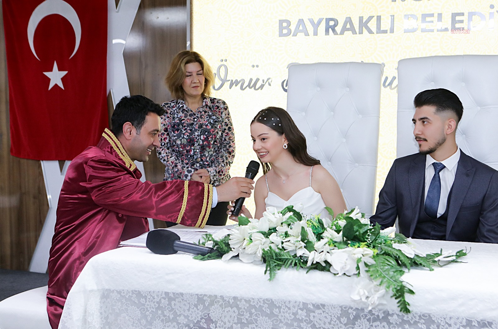 BAYRAKLI BELEDİYE BAŞKANI ÖNAL, İLK NİKAHINI KIYDI