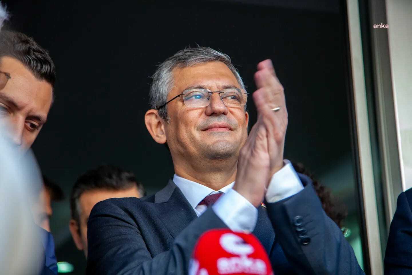 ÖZGÜR ÖZEL'DEN, AMEDSPOR KULÜBÜ BAŞKANINA TEBRİK TELEFONU