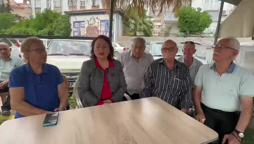 MÜZEYYEN ŞEVKİN: "EMEKLİYİ KANDIRMAYI BIRAKIN. 'EMEKLİ YILI' İLAN ETTİK DİYEREK ONLARIN AKLIYLA DALGA GEÇMEYİN"