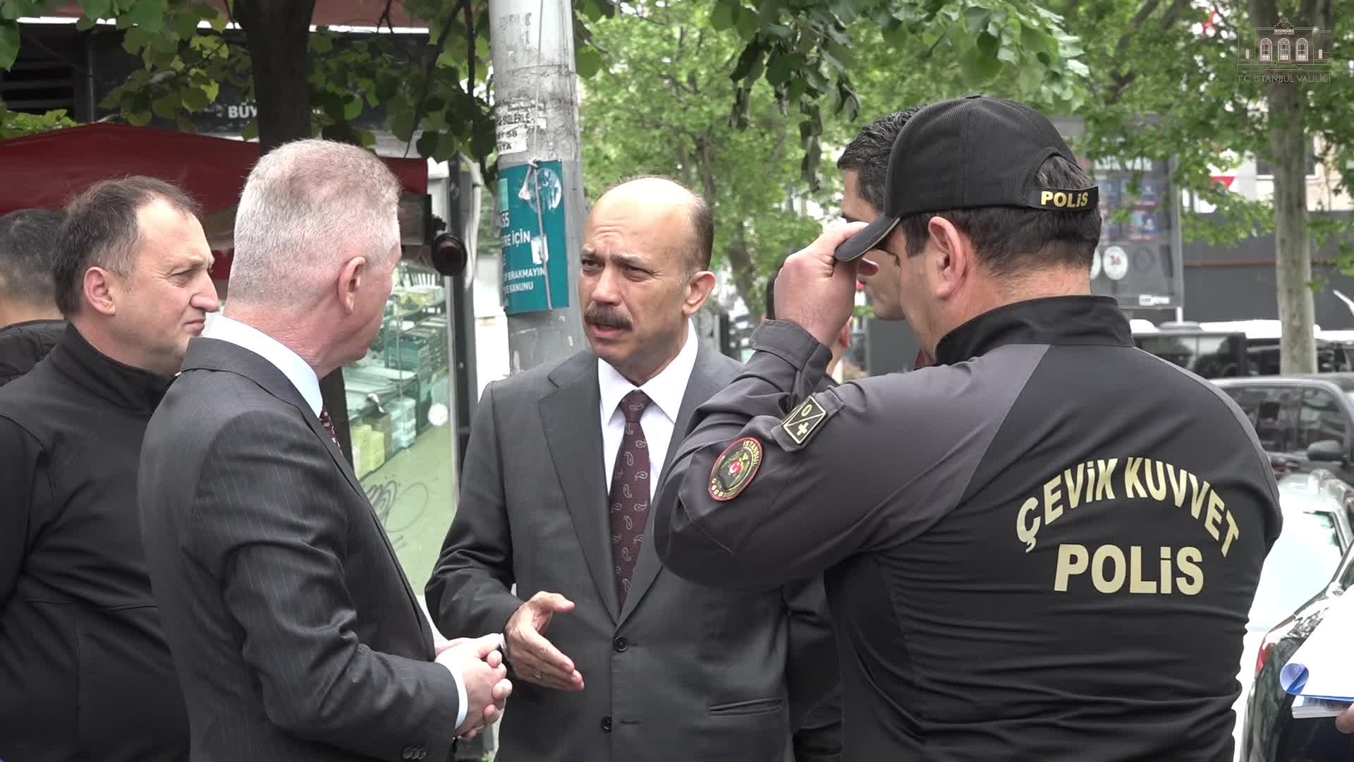 İSTANBUL VALİSİ GÜL'DEN 1 MAYIS AÇIKLAMASI: "CHP ÇELENK KOYMAK İSTİYORSA MÜRACAAT YAPMALI"
