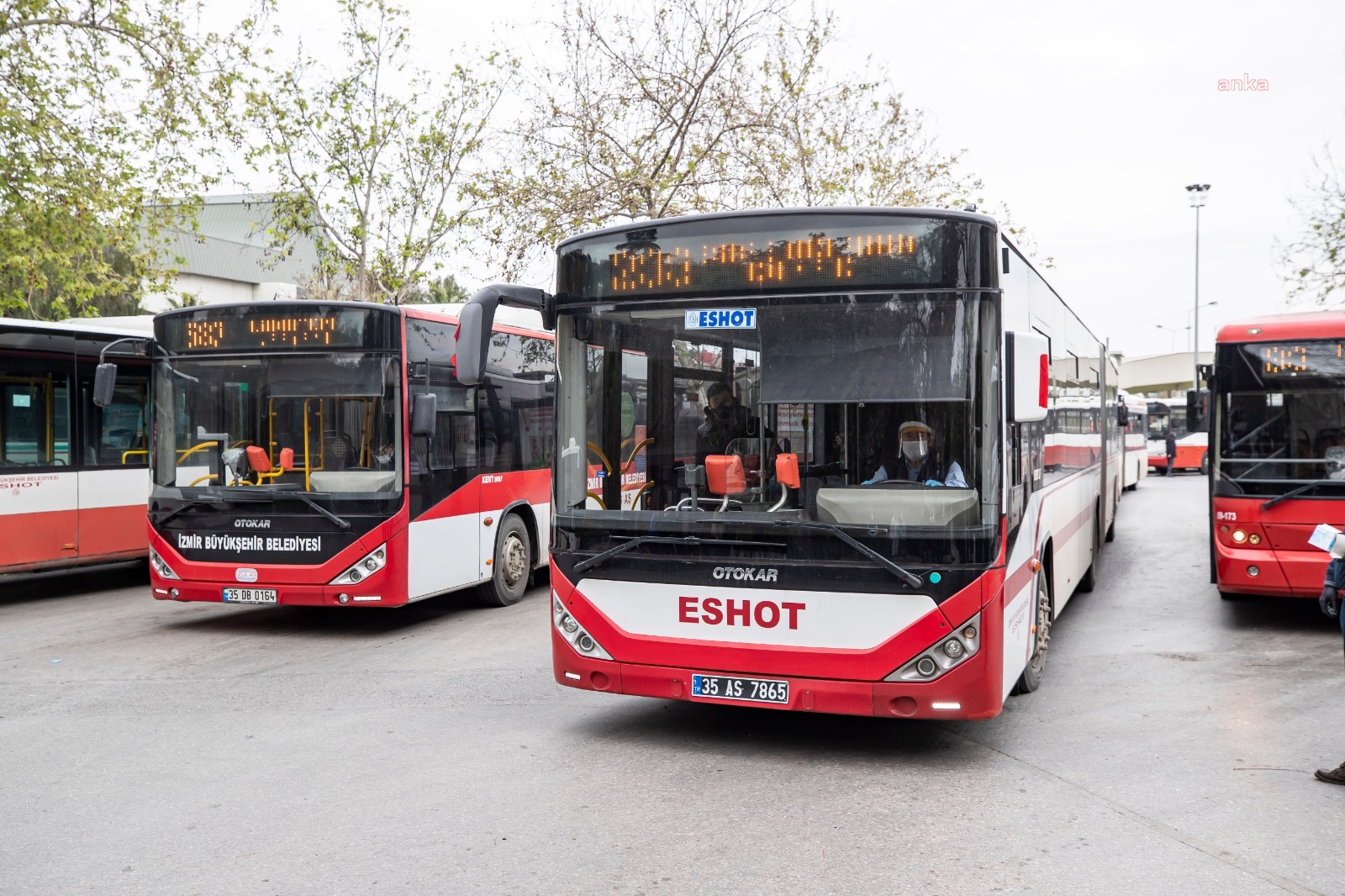 İZMİR'DE 1 MAYIS’TA TOPLU ULAŞIM YÜZDE 50 İNDİRİMLİ OLACAK