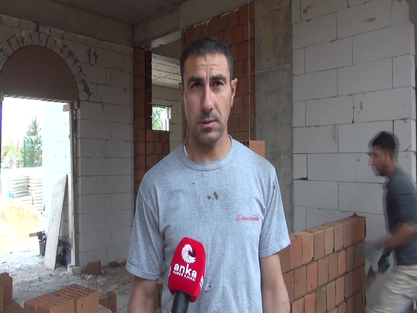 KONYALI İNŞAAT USTASI: "KARIN TOKLUĞUNA ÇALIŞIP HİÇBİR ŞEYE SAHİP OLAMIYORSUN. BU DA BİR KÖLELİK"