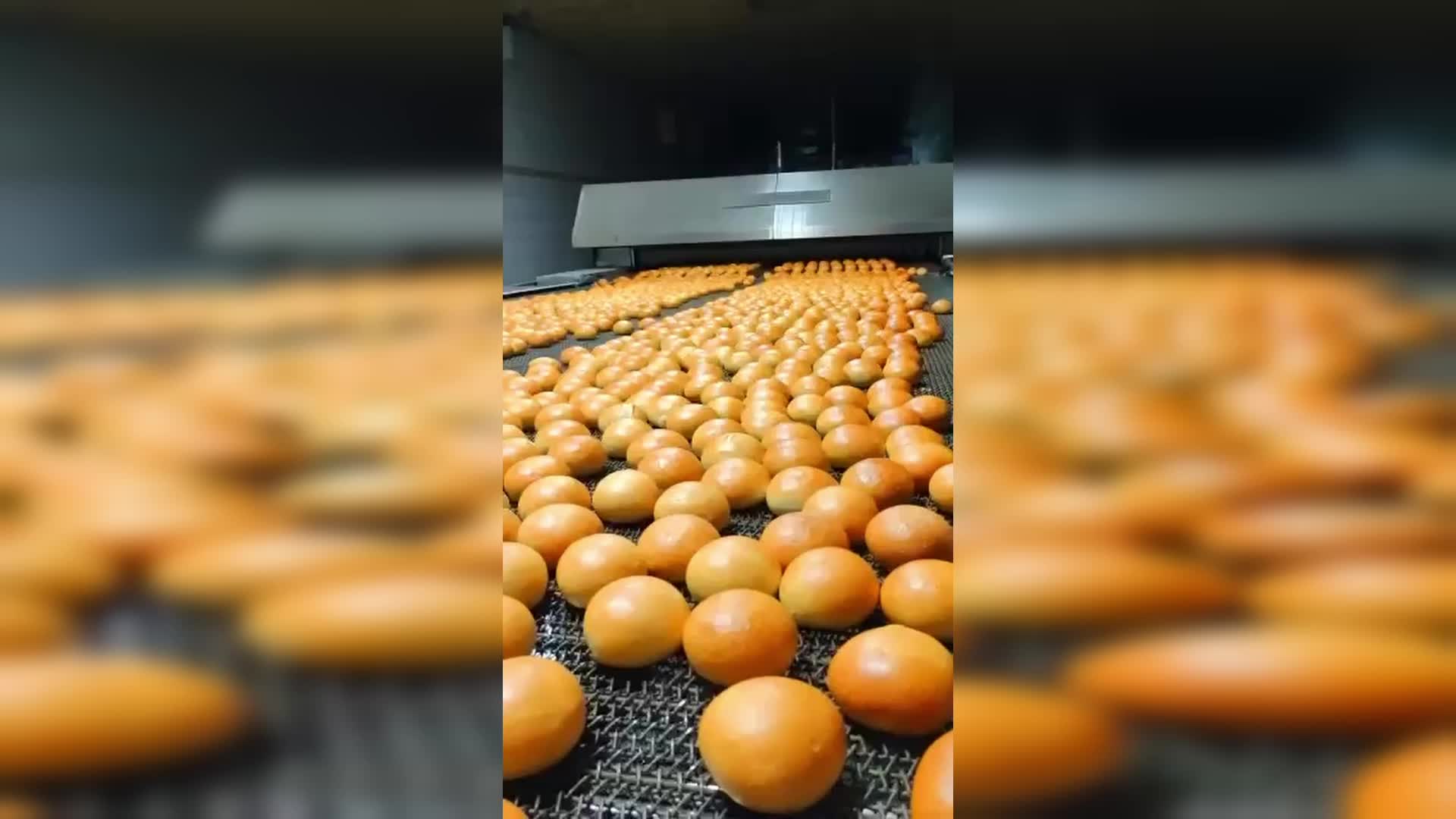 ANKARA'DA EKMEĞE YÜZDE 25 ZAM... ANKARA FIRINCILAR ODASI BAŞKANI ALNIAÇIK: "ZAM YILBAŞINDA ÖTELENMİŞTİ. TÜM GİRDİLERE ZAM GELDİĞİ İÇİN EKMEK FİYATINI YÜKSELTMEK ZORUNDA KALDIK"
