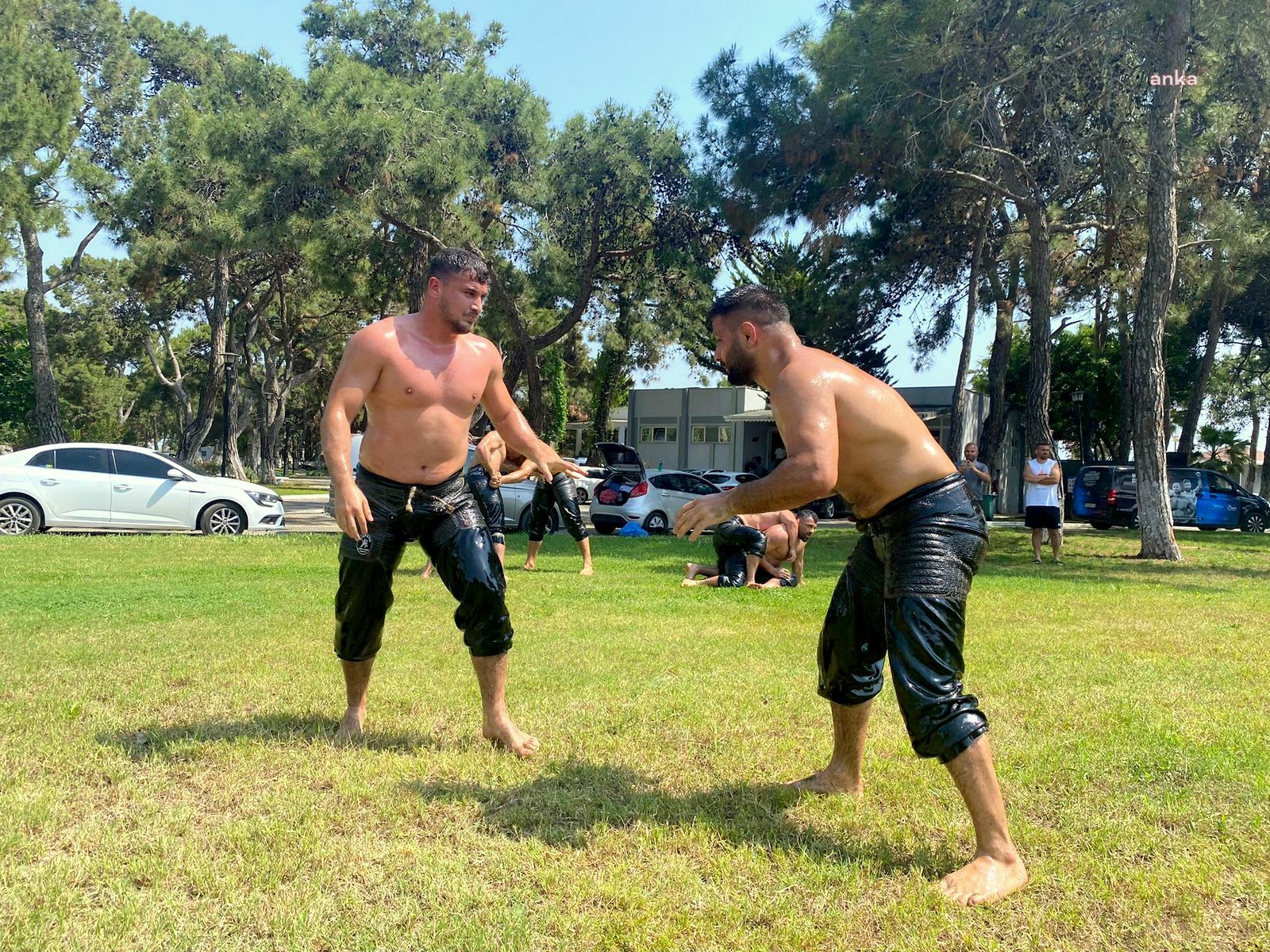MANAVGAT BELEDİYESİ GÜREŞ KULÜBÜ SPORCULARI, HAZIRLIKLARINI SÜRDÜRÜYOR