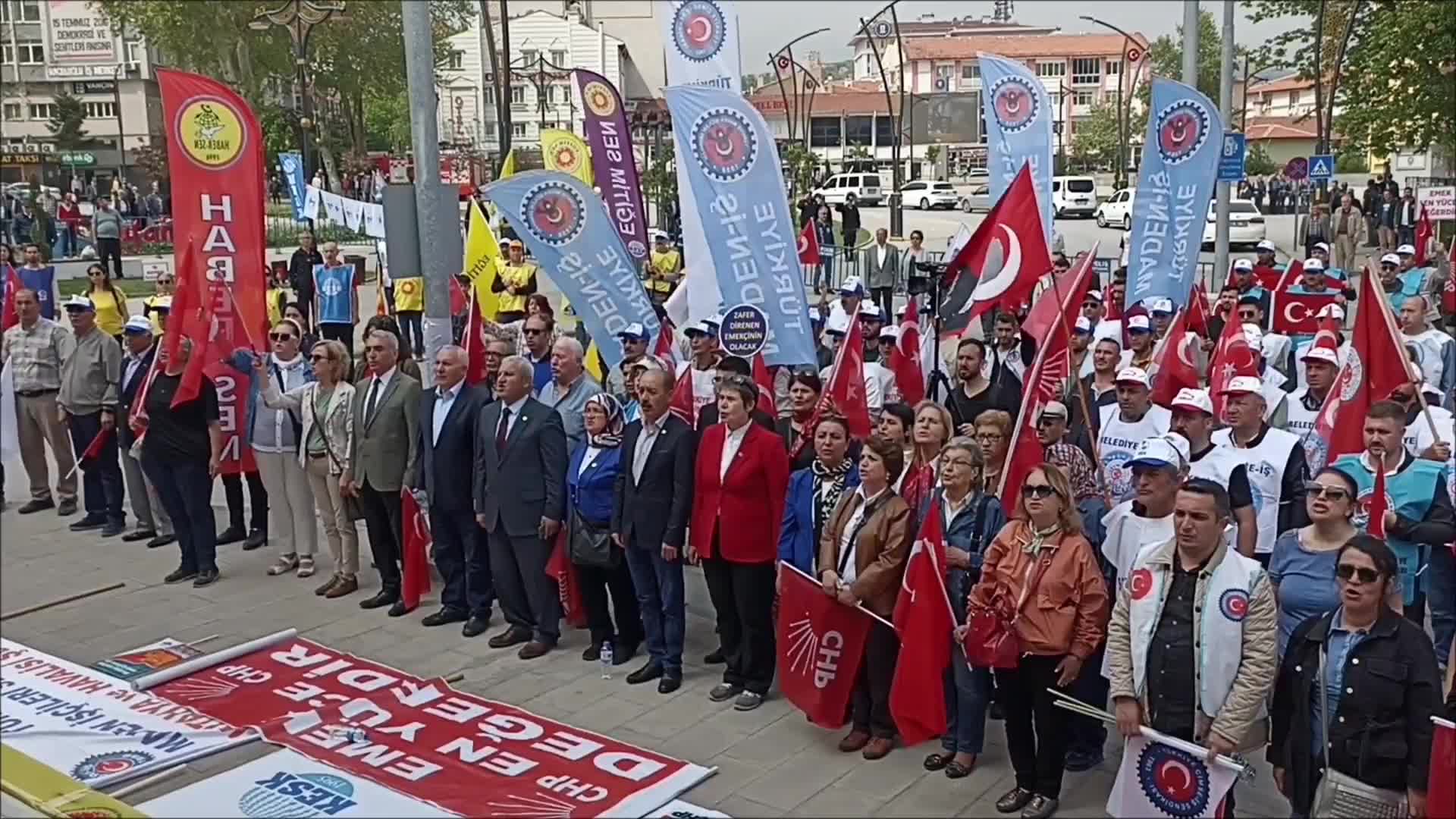 ZELİHA AKSAZ ŞAHBAZ: “BUGÜN UMUDUN UMUTSUZLUĞU, AYDINLIĞIN KARANLIĞI, İNSANLIK ONURUNUN BASKI VE ZULMÜ YENDİĞİ GÜNDÜR”
