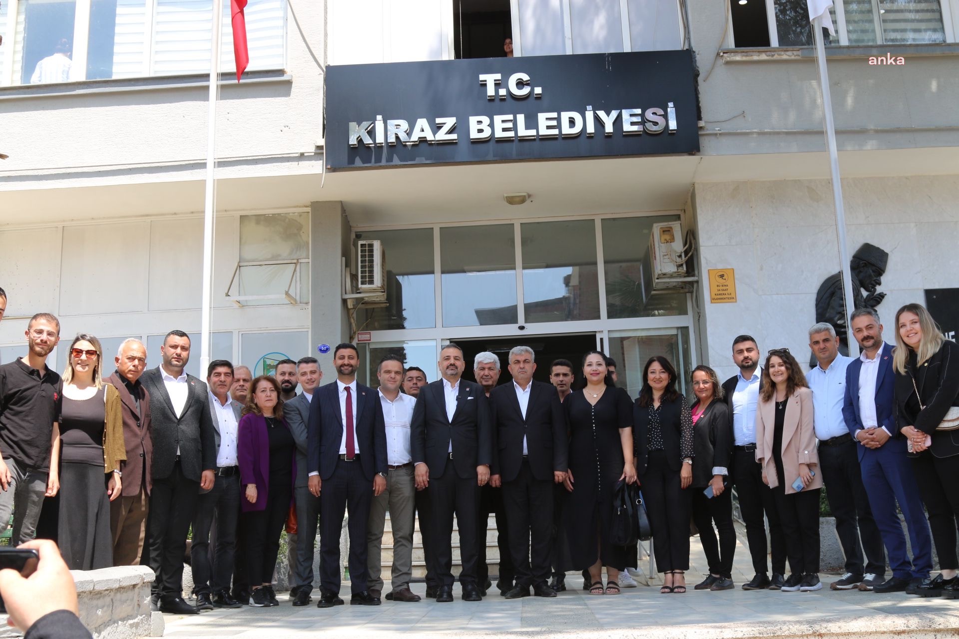 CHP İZMİR İL BAŞKANI ASLANOĞLU, İLÇE ÖRGÜTLERİ VE BELEDİYE BAŞKANLARIYLA DEĞERLENDİRME TOPLANTILARINA BAŞLADI