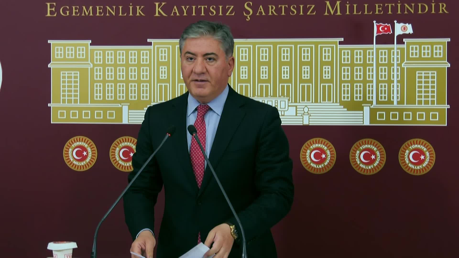 MURAT EMİR'DEN 1 MAYIS AÇIKLAMASI: "İÇİŞLERİ BAKANI SARAY'DAN ALDIĞI TALİMATLAR DOĞRULTUSUNDA GİRİŞİMLERİMİZE KARŞI İZİN VERMEMİŞTİR"