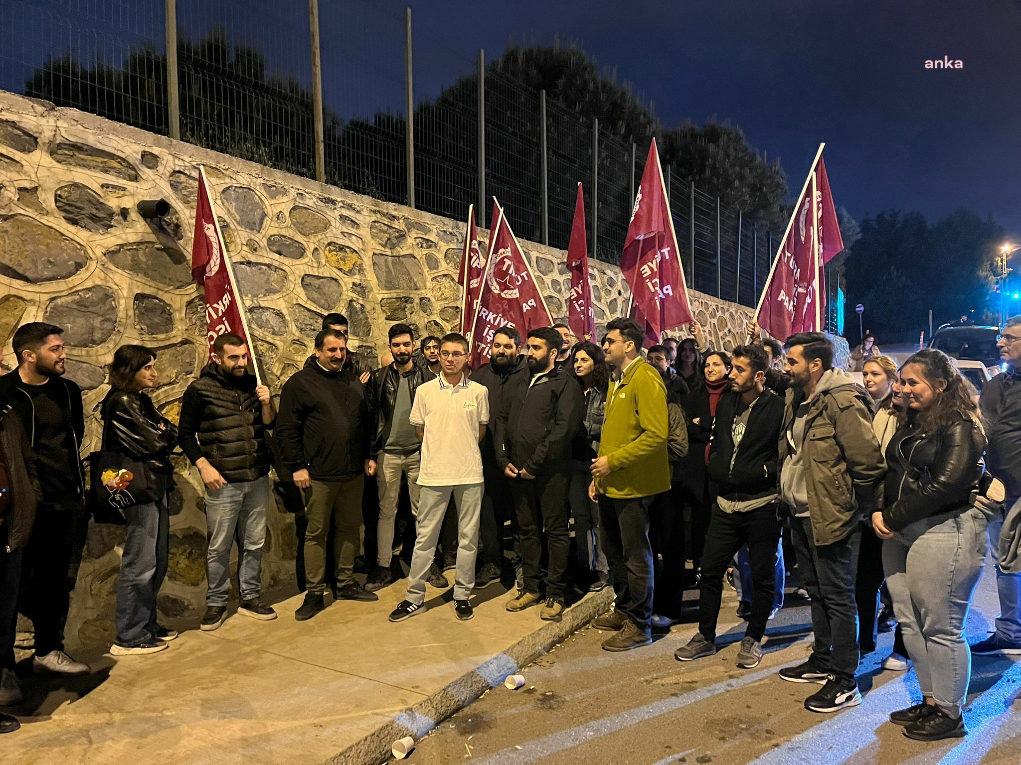 ESENYURT'TAKİ VAN PROTESTOLARI SONRASINDA TUTUKLANAN GENÇ TAHLİYE EDİLDİ