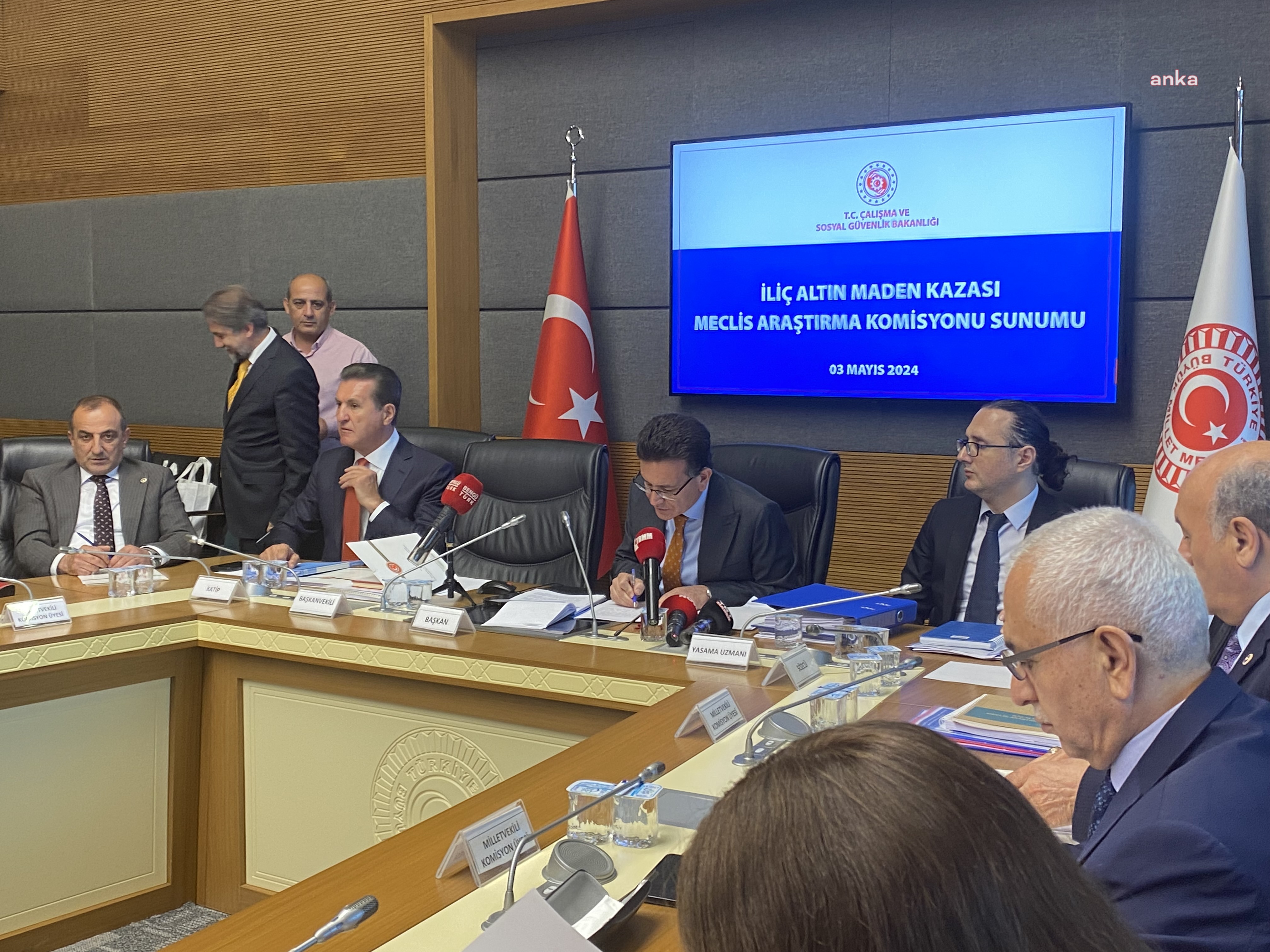BAKANLIĞIN İLİÇ FACİASINA İLİŞKİN TESPİTLERİ: "PATLATMALARA  DEVAM EDİLMESİ LİÇ YIĞININI BOZDU, ÇATLAKLAR GÖRÜLDÜ TÜM ÇALIŞANLAR UZAKLAŞTIRILMADI''