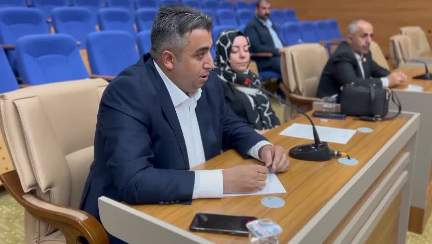 ELAZIĞ'DA KÖY YOLLARININ YAPIMI İÇİN AYRILAN ÖDENEK AFAD’IN ARAÇ ALIMINA GİTTİ