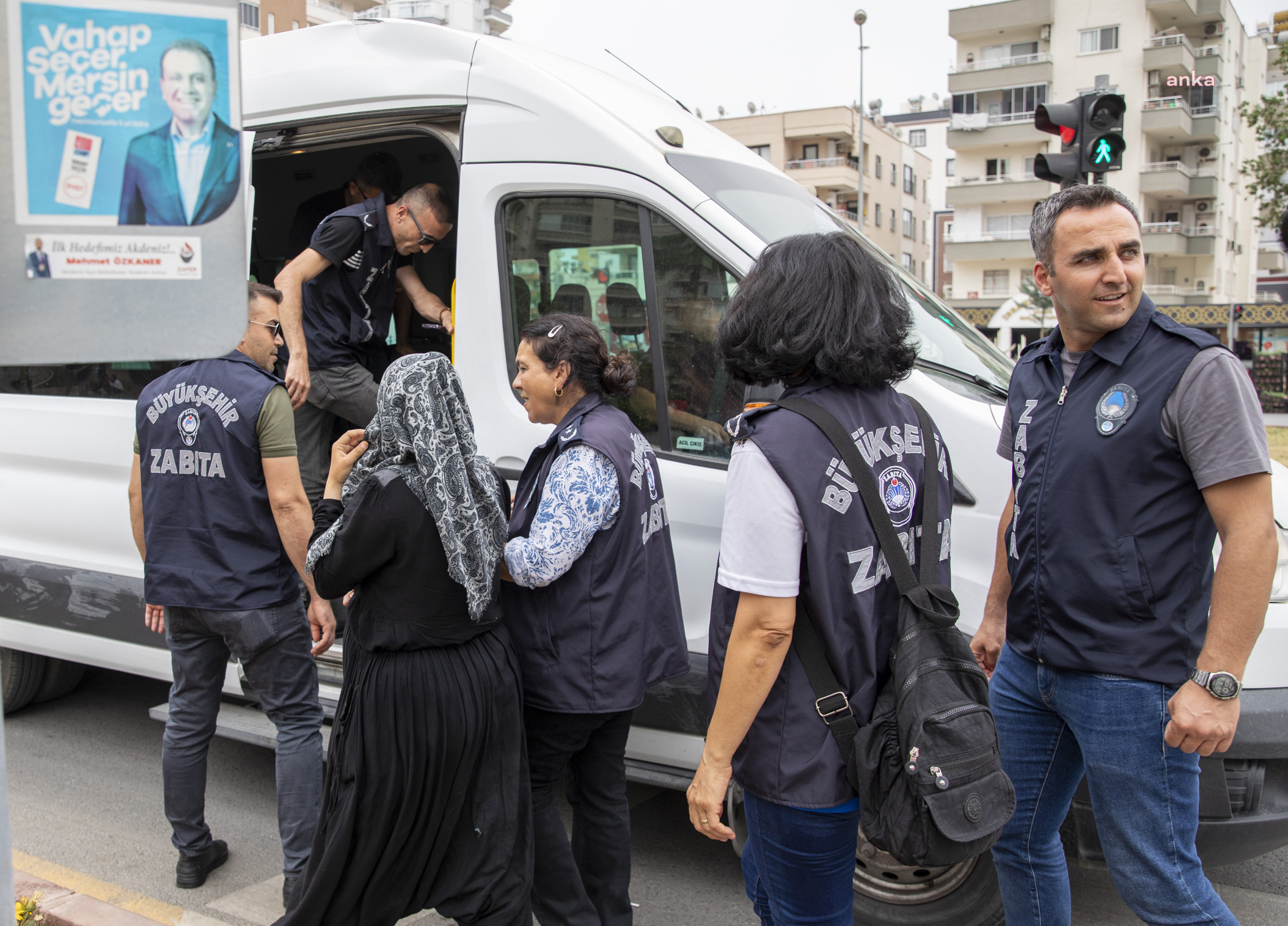 MERSİN BÜYÜKŞEHİR ZABITASINDAN DİLENCİ OPERASYONU