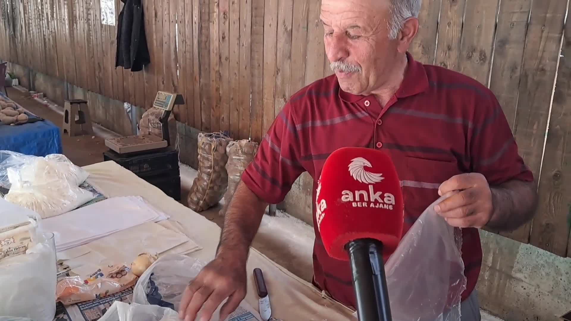ARTVİNLİ PAZARCI TARIK BİLDİRİCİ YETKİLİLERE SESLENDİ: ”ÇALIŞIP İŞLERİ DÜZELTSİNLER;YAZIKTIR,GÜNAHTIR BİZE''