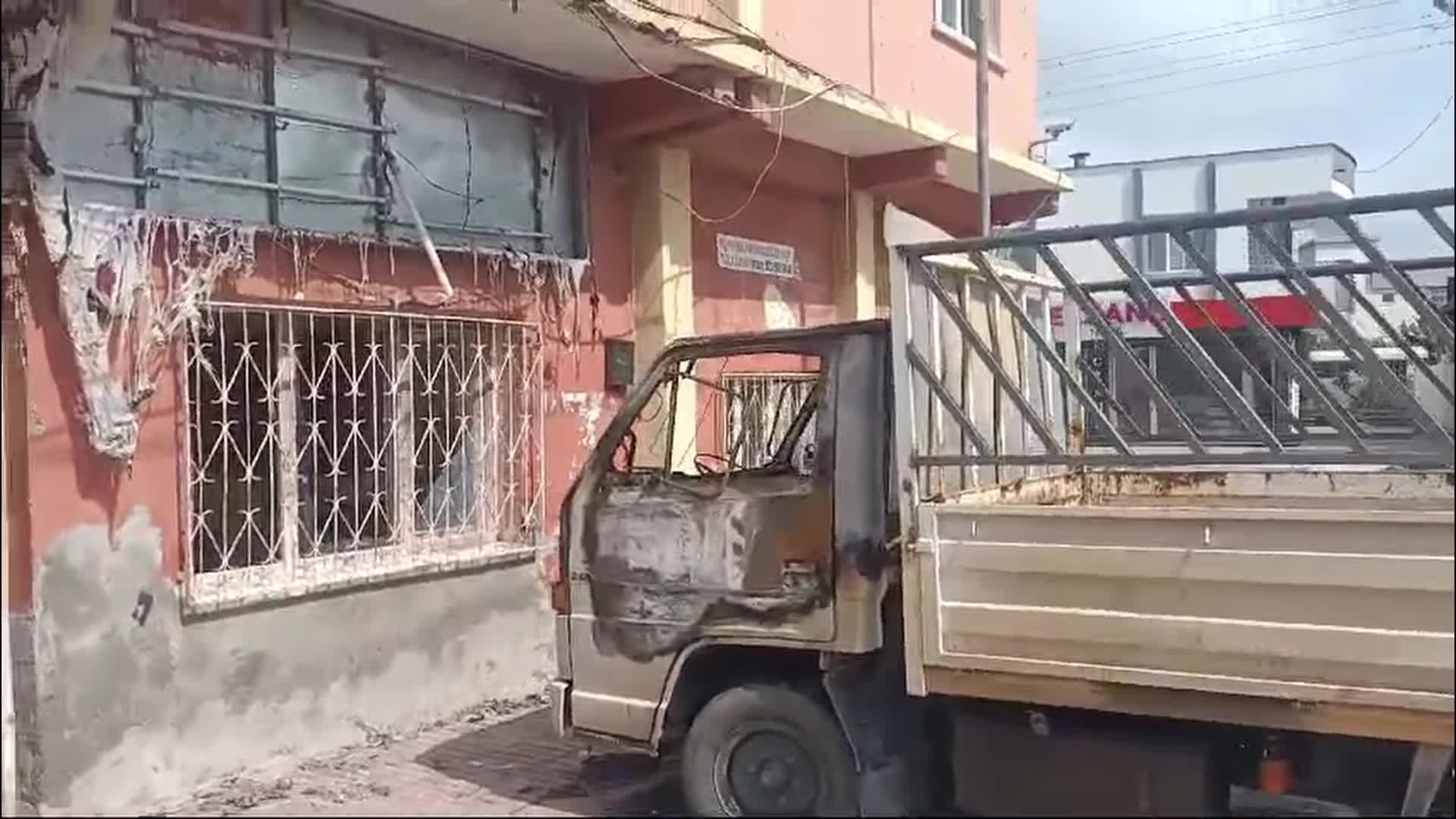 BELEDİYE BAŞKANI KARATAŞ'TAN HİZMET BİNASINA YAPILAN SALDIRIYA İLİŞKİN AÇIKLAMA: "HİZMETE ENGEL OLMAK İSTEYENLERİ KINIYORUZ"