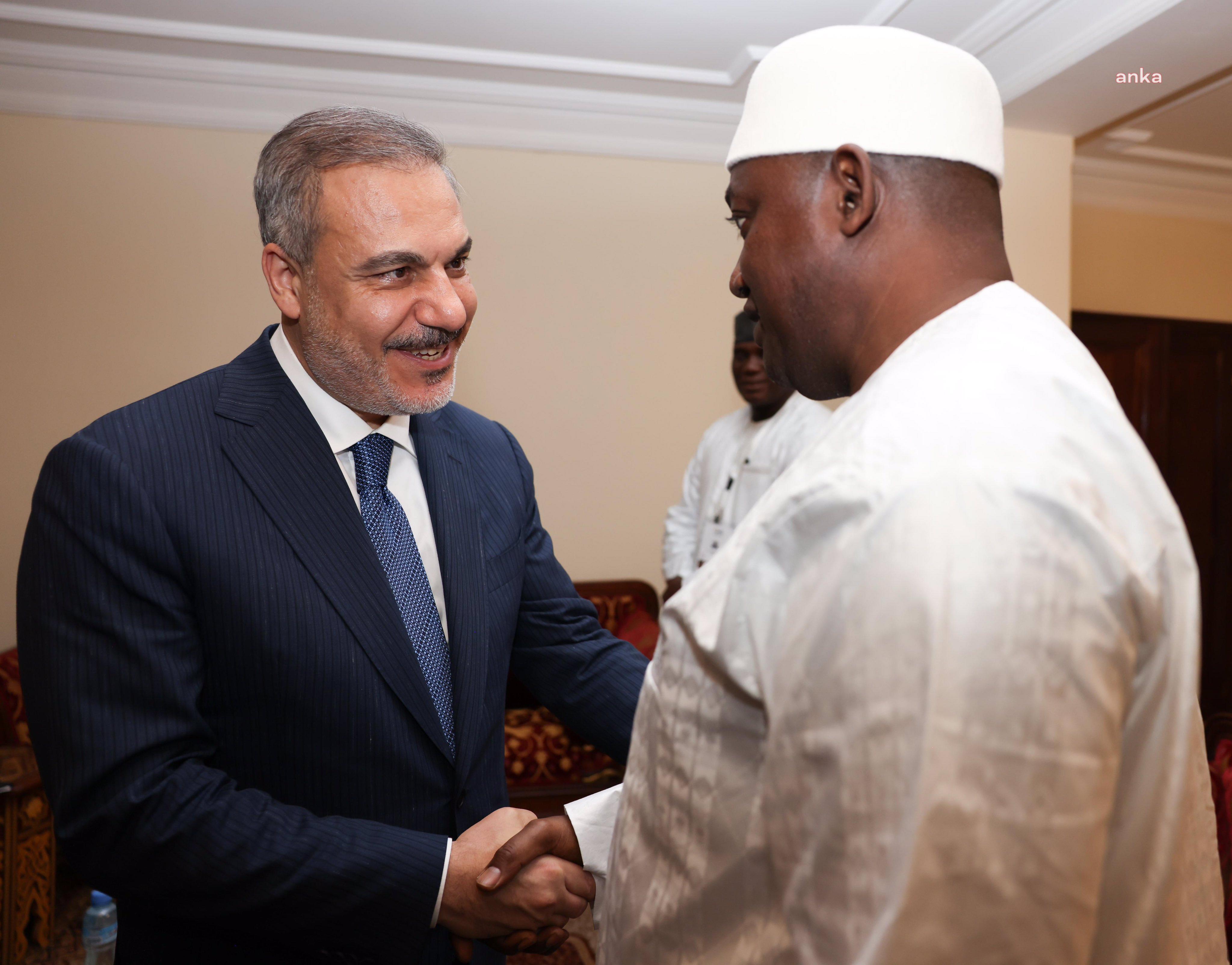 DIŞİŞLERİ BAKANI FİDAN, BANJUL'DA GAMBİYA CUMHURBAŞKANI BARROW İLE GÖRÜŞTÜ