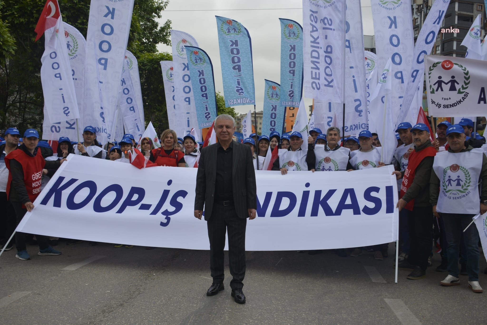 KOOP-İŞ SENDİKASI GENEL BAŞKANI ALEMDAR'DAN DERİMOD'A: "ÖRGÜTLÜ TOPLUMA VE ÇALIŞANLARIN SENDİKAL TERCİHİNE SAYGI DUYUN"