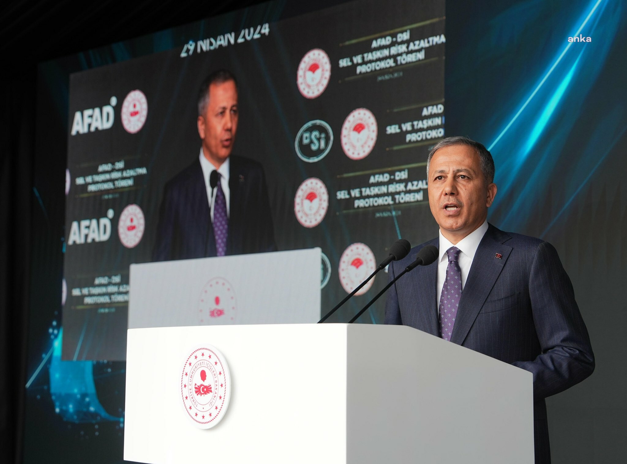 İÇİŞLERİ BAKANLIĞI: ''YERLİKAYA  DA DAHIL  BAKAN YARDIMCILARININ KORUMA ARAÇ VE KORUMA POLİS SAYISI AZALTILMIŞTIR''