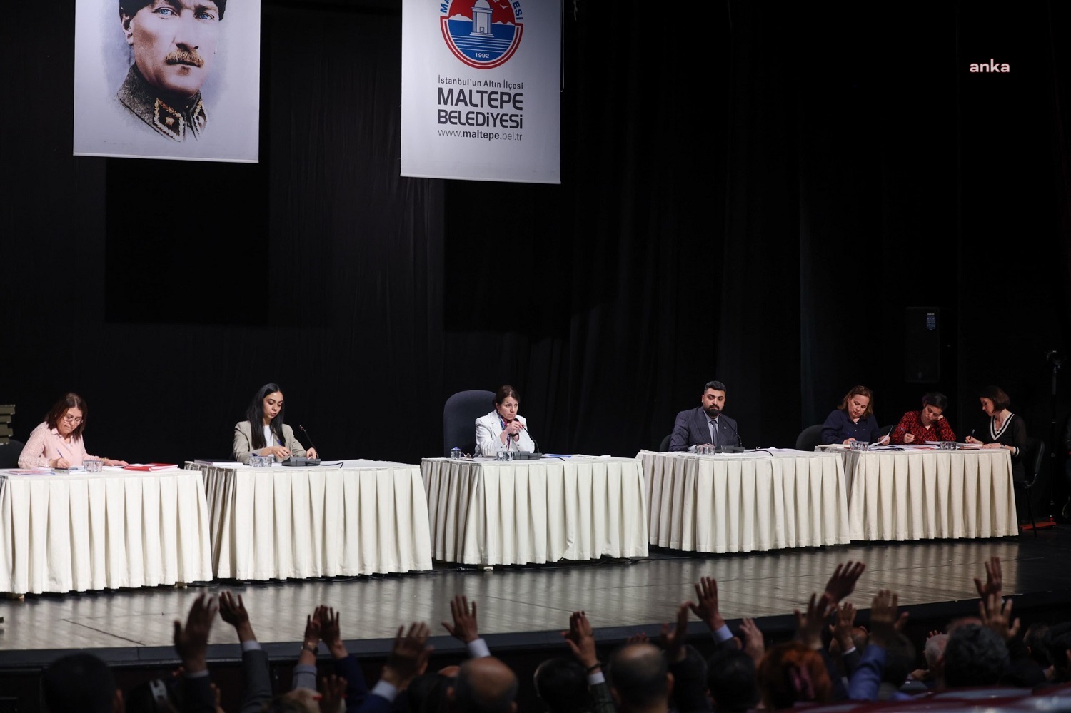 MALTEPE BELEDİYE MECLİSİ, BAŞKAN KÖYMEN YÖNETİMİNDE TOPLANDI