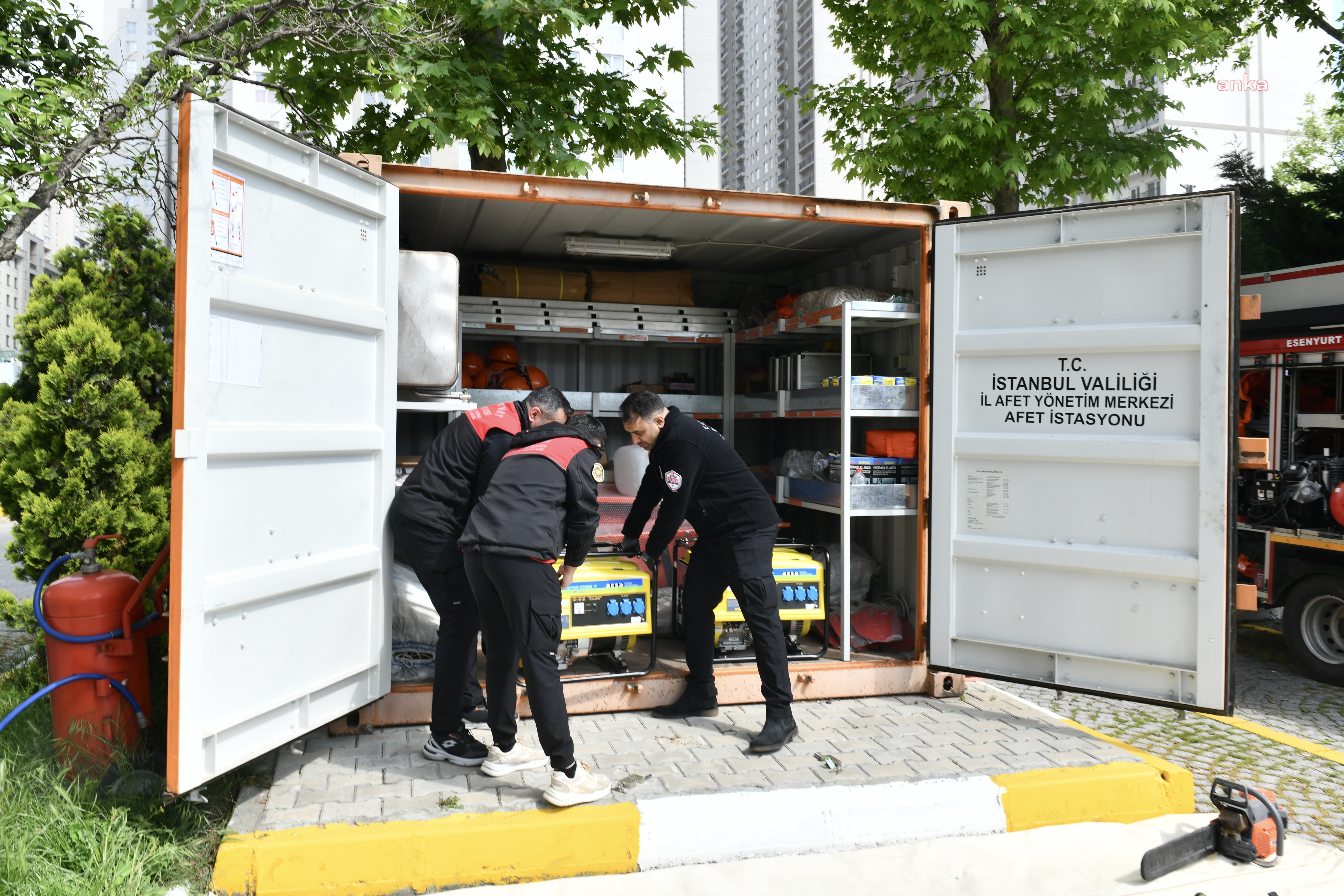 ESENYURT BELEDİYESİ, İLÇEYİ OLASI AFETLERE HAZIRLIKLI HALE GETİRİYOR