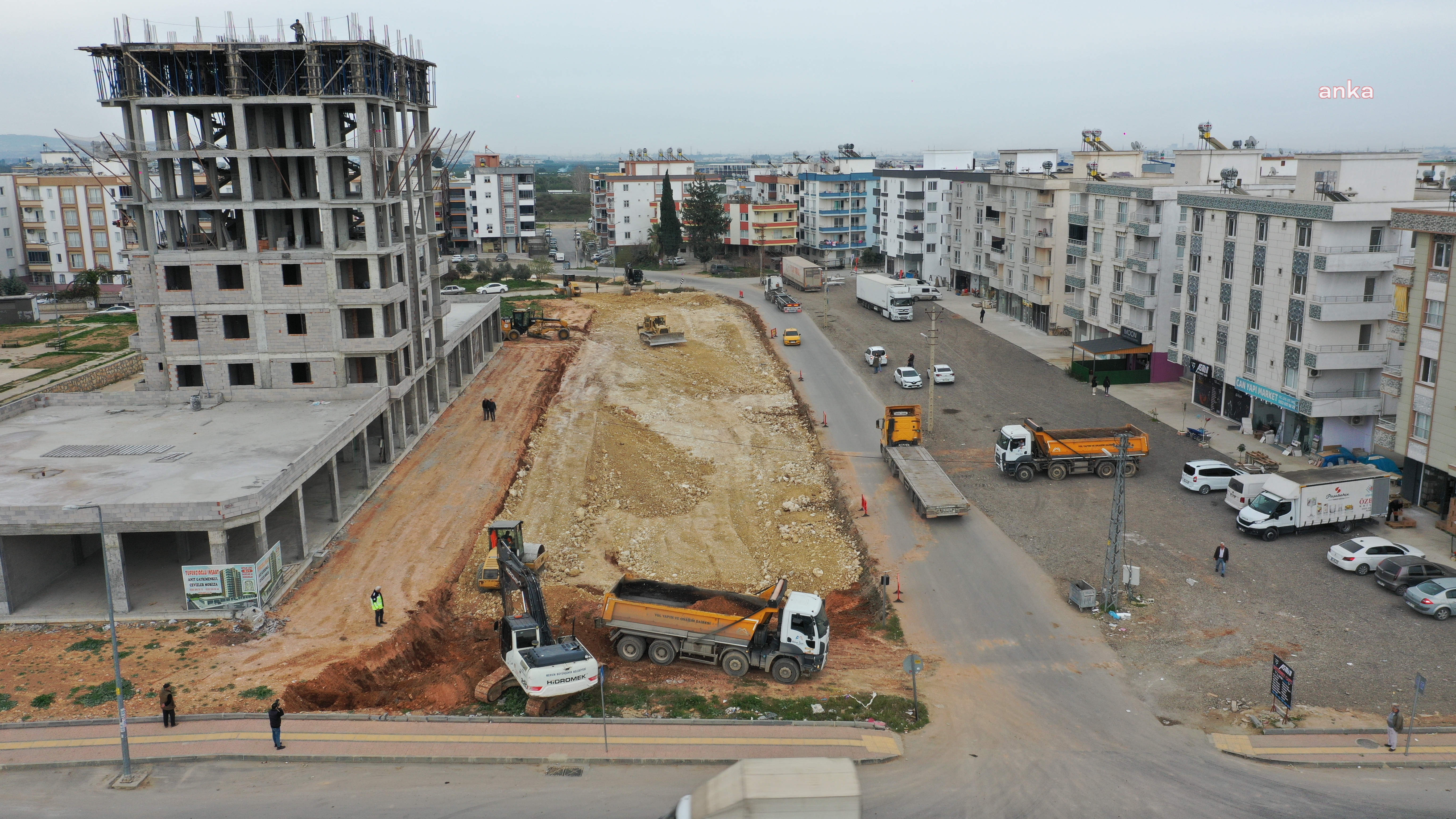 MERSİN BÜYÜKŞEHİR BELEDİYESİ, YENİ YOLLAR AÇMAYI SÜRDÜRÜYOR