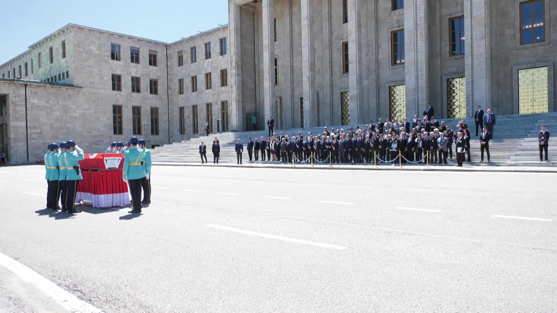 CUMHURİYET SENATOSU YOZGAT ÜYESİ SERVET BORA İÇİN MECLİS'TE CENAZE TÖRENİ DÜZENLENDİ