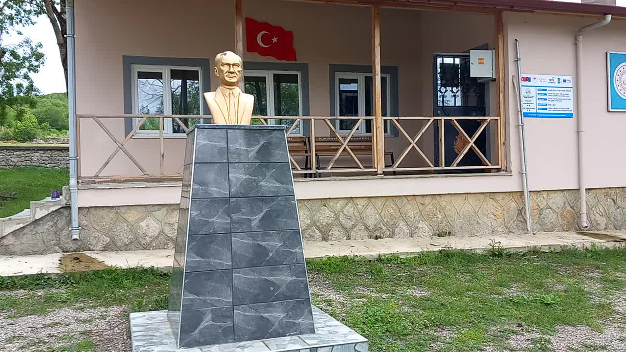 KAVAK’IN KÖSELİ KÖYÜ SAKİNLERİ ATIL DURUMDAKİ BİNAYI YAŞAM MERKEZİ'NE DÖNÜŞTÜRDÜ