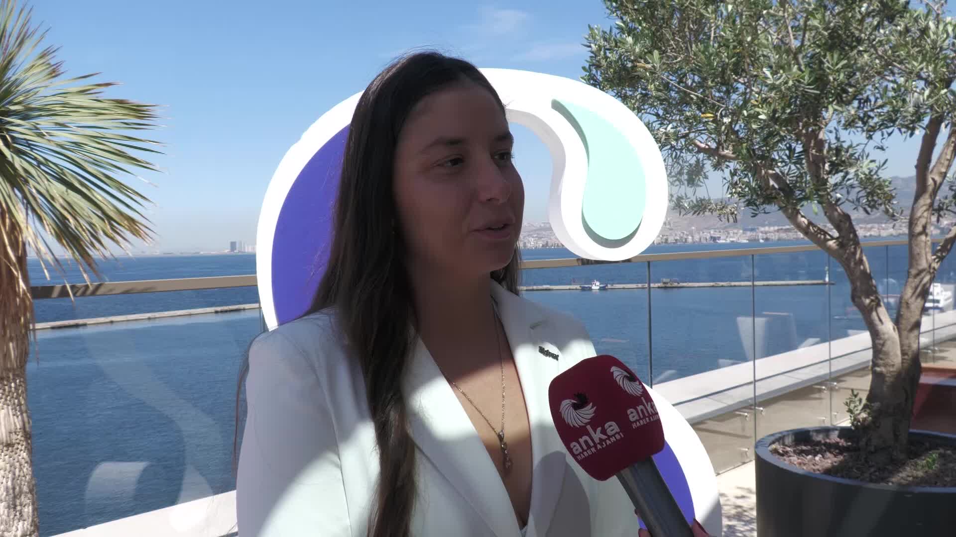 İZMİRLİ ULTRAMARATON YÜZÜCÜSÜ BENGİSU AVCI: “İLK OLMAYA ÇALIŞIYORSANIZ SADECE HAYALİNİZİN PEŞİNDEN GİDİN”