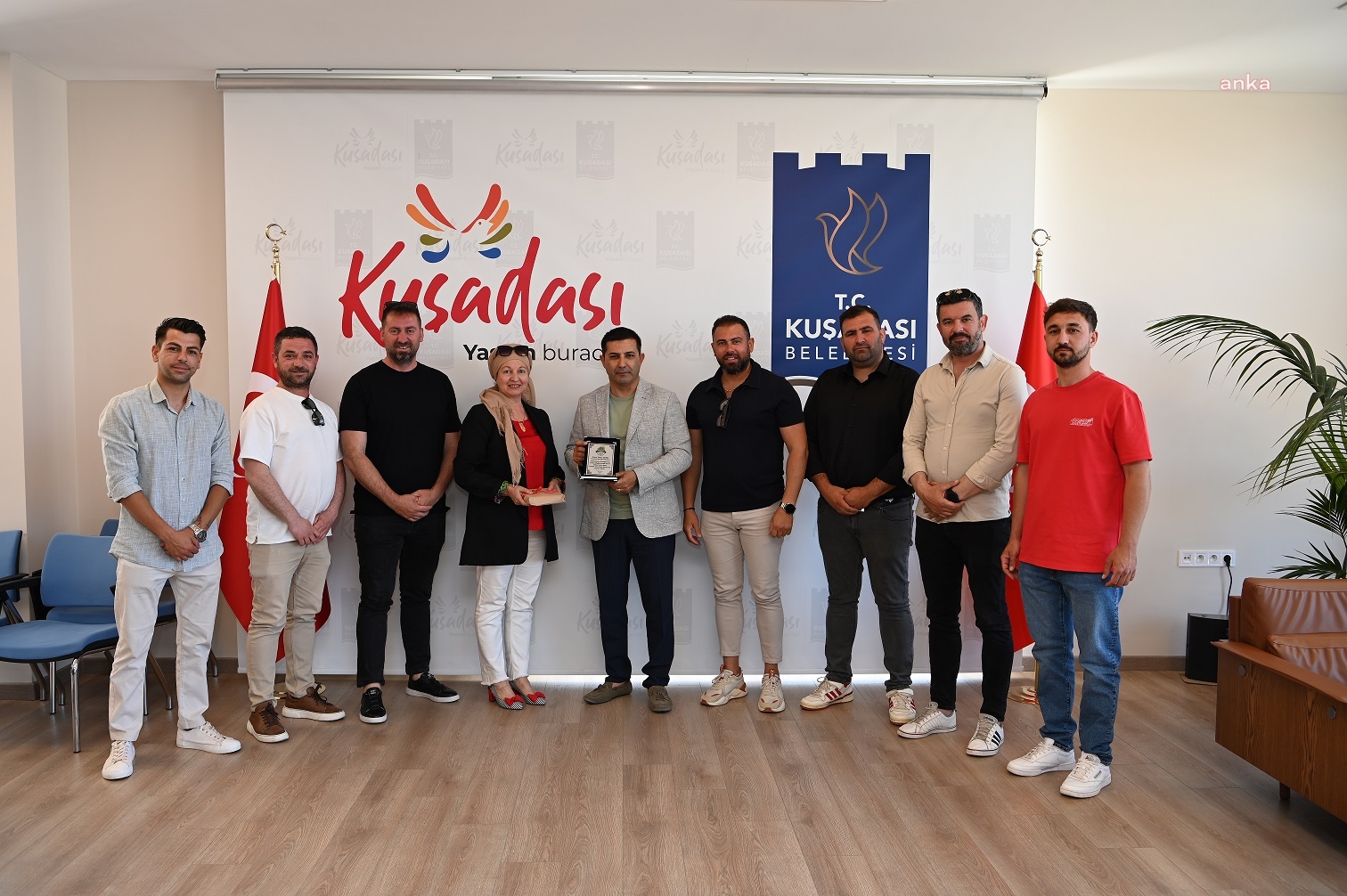 GÜZELÇAMLILILAR DERNEĞİ’NDEN KUŞADASI BELEDİYE BAŞKANI GÜNEL’E ZİYARET