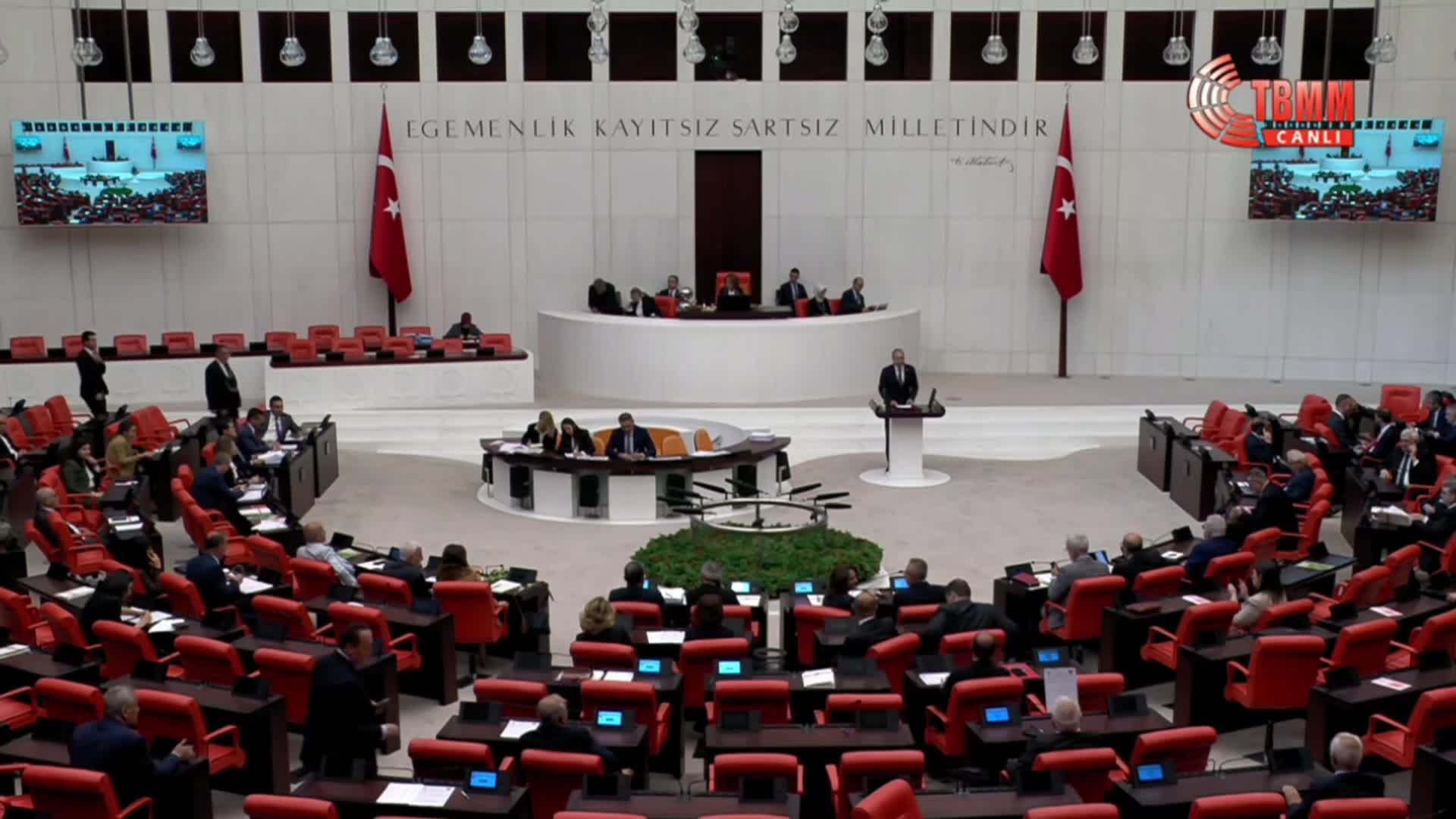 CHP MİLLETVEKİLİ ÖZÇAĞDAŞ: "İKTİDAR BU YIL EMEKLİ OLAN ÖĞRETMEN KADAR BİLE ATAMA YAPMADI"
