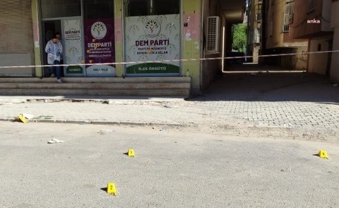ŞANLIURFA’DA DEM PARTİ BİRECİK İLÇE BAŞKANLIĞI'NA SİLAHLI SALDIRI