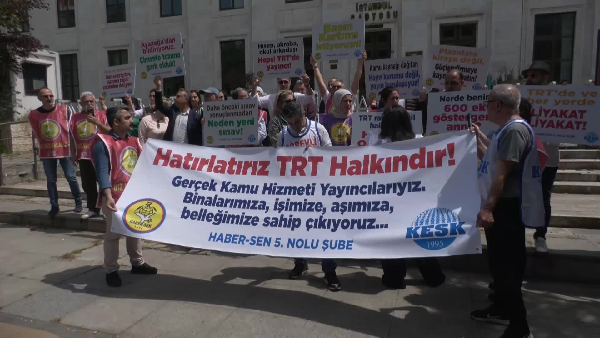 HABER-SEN, DEPREM RİSKİ NEDENİYLE BOŞALTILAN TRT BİNALARINDA ÇALIŞMAYA BAŞLANMAMASINI PROTESTO ETTİ: TEK BİR ÇİVİ ÇAKILMAMIŞKEN, KAMUNUN PARASI NEREYE HARCANDI?