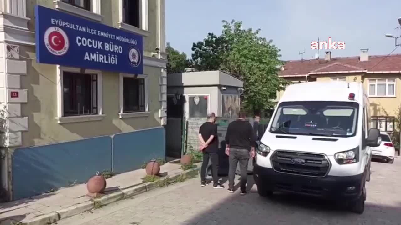 OKUL MÜDÜRÜ OKTUGAN’I ÖLDÜREN LİSE ÖĞRENCİSİ, TUTUKLAMA İSTEMİYLE MAHKEMEYE SEVK EDİLDİ