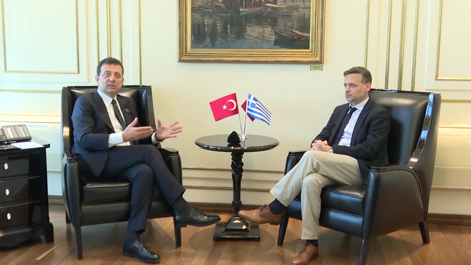 ATİNA BELEDİYE BAŞKANI DOUKAS'TAN İMAMOĞLU'NA TEBRİK ZİYARETİ... İMAMOĞLU: "BU YAKINLIK İKİ ÜLKEYE, İKİ ŞEHRE,  HATTA AVRUPA'YA ÇOK DEĞERLİ KATKILAR SUNACAK"