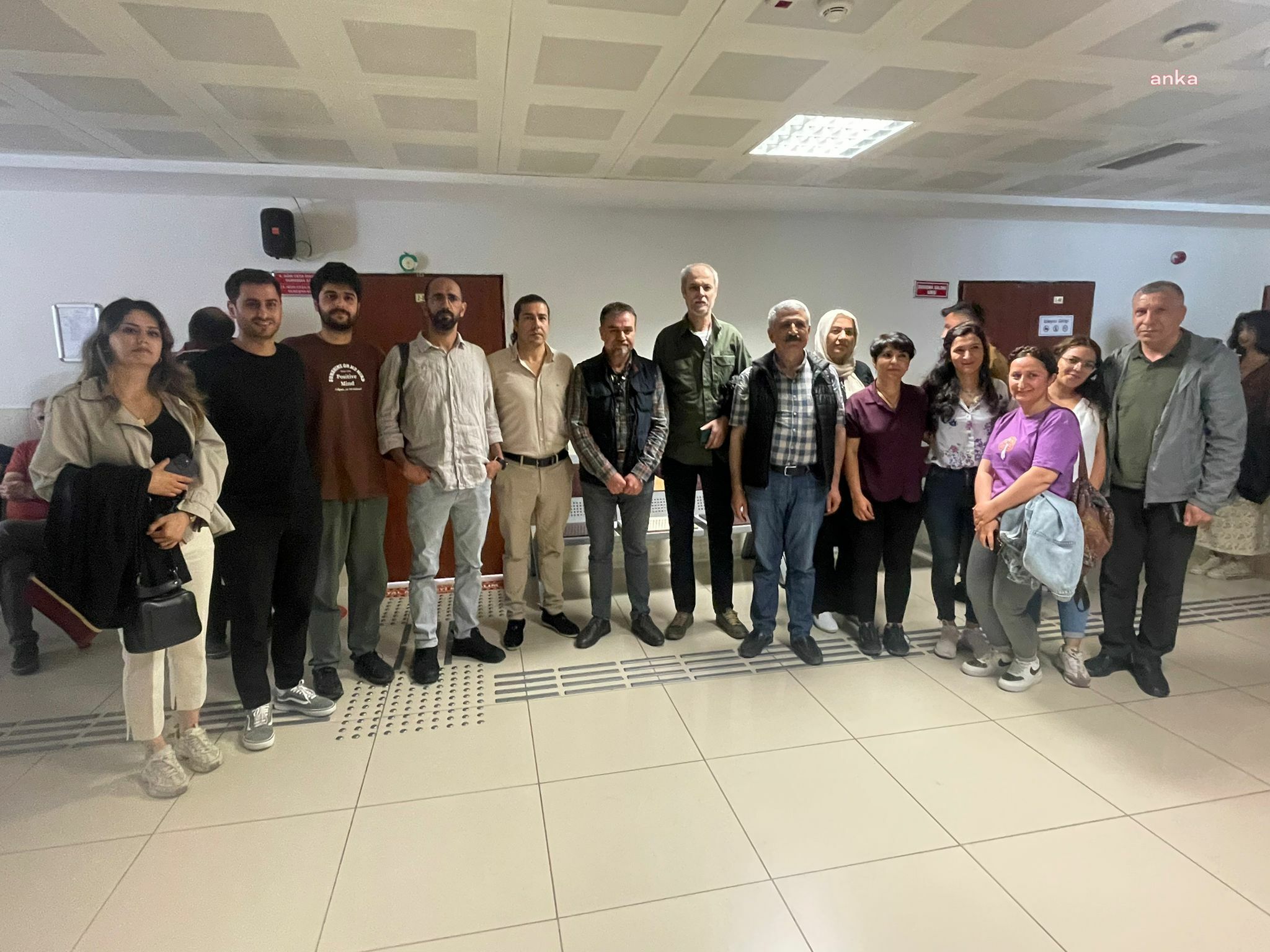 DİYARBAKIR’DA YARGILANAN 20 GAZETECİNİN ADLİ KONTROL KALDIRILMA TALEBİ REDDEDİLDİ
