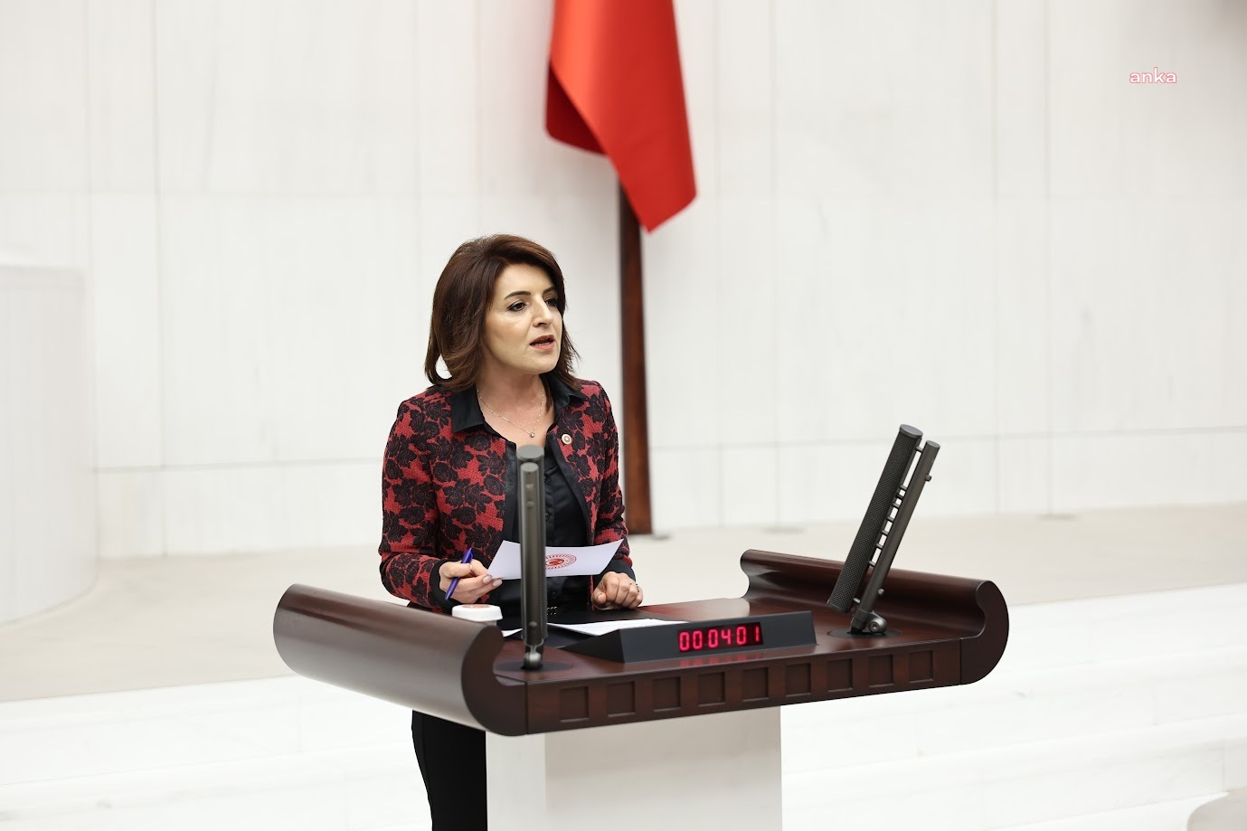 GÜLCAN KIŞ'TAN MÜLAKAT VE ATAMA TEPKİSİ: "ÖĞRETMENLERİMİZİ DEĞERSİZLEŞTİREN ANLAYIŞ, ÜLKEMİZİN GELECEĞİNE EN BÜYÜK DARBEYİ VURMAKTADIR"