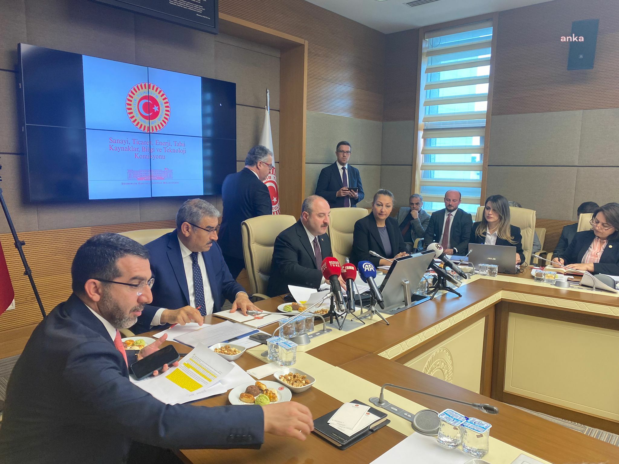 SEMRA DİNÇER: AKP, HEM VATANDAŞIN CEBİNDEKİ PARASINI HEM DE ÜLKENİN GELECEĞİNİ ÇALDI. VATANDAŞTA ÇOCUK SAHİBİ OLMA HEVESİ KALMADI.