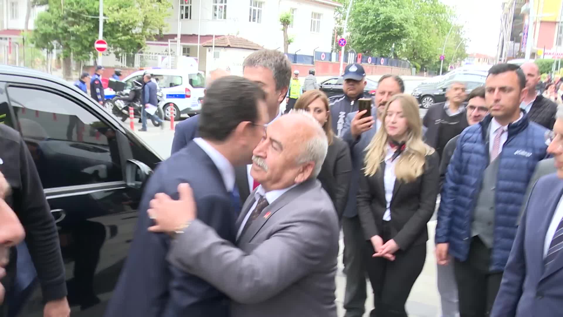 EKREM İMAMOĞLU: YAPACAĞIMIZ ÇOK İYİ VE YAPMAYACAĞIMIZ ÇOK KÖTÜ ŞEYLERLE TARİHE GEÇMENİN BİR AŞAMASINDAYIZ